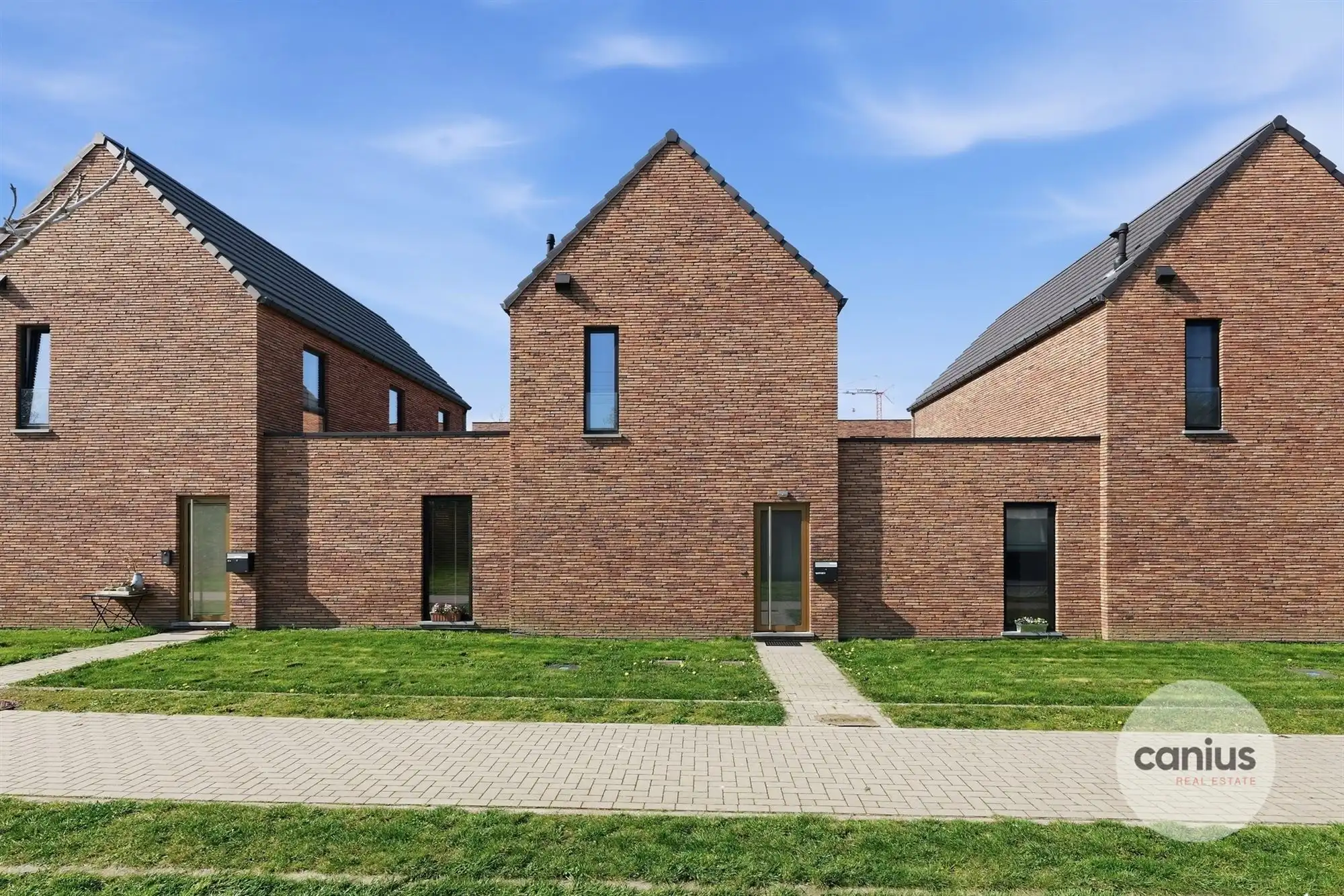 KNAPPE WONING NABIJ HET CENTRUM foto 2