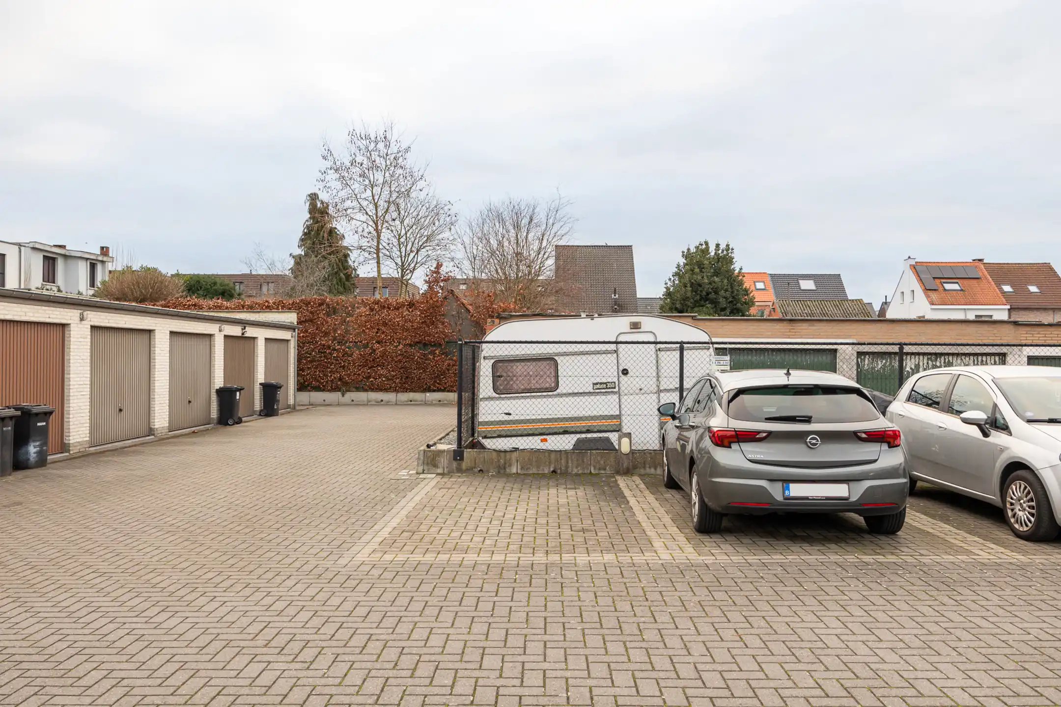 Knap dakappartement met fantastisch terras + garagebox foto 22