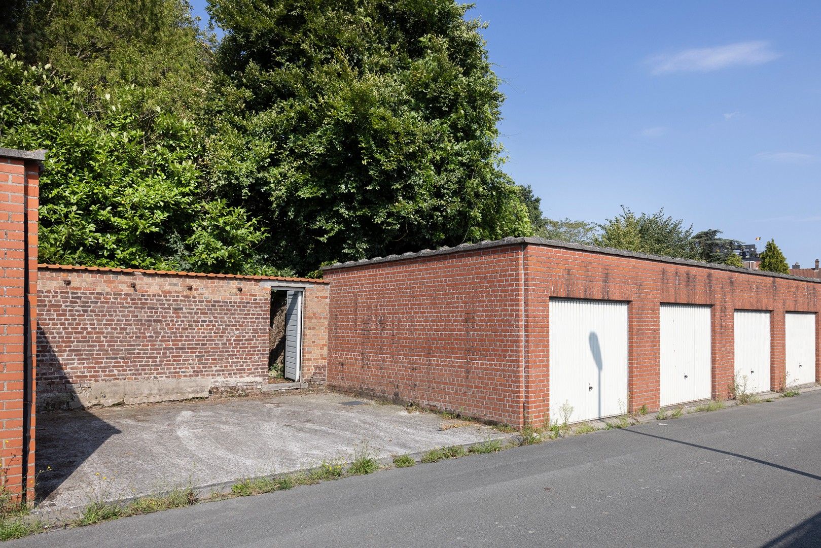 Ruime en kwalitatieve herenwoning met tuin en garages. foto 16