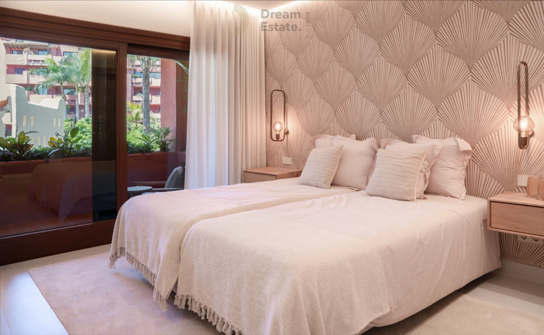 Schitterend luxe appartement aan het strand en restaurant Tikitano, Estepona. foto 8