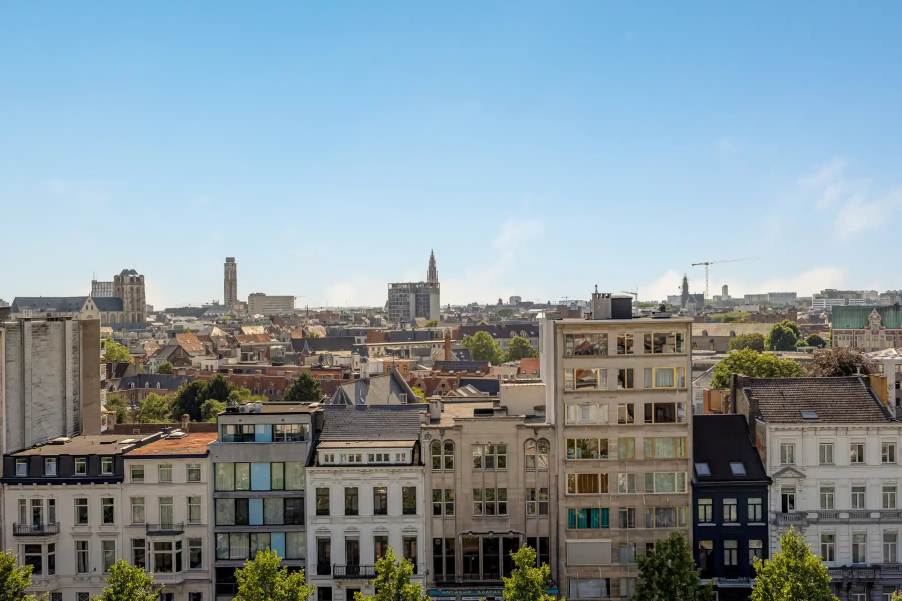 Lichtrijk gerenoveerd appartement met spectaculair uitzicht! foto 3