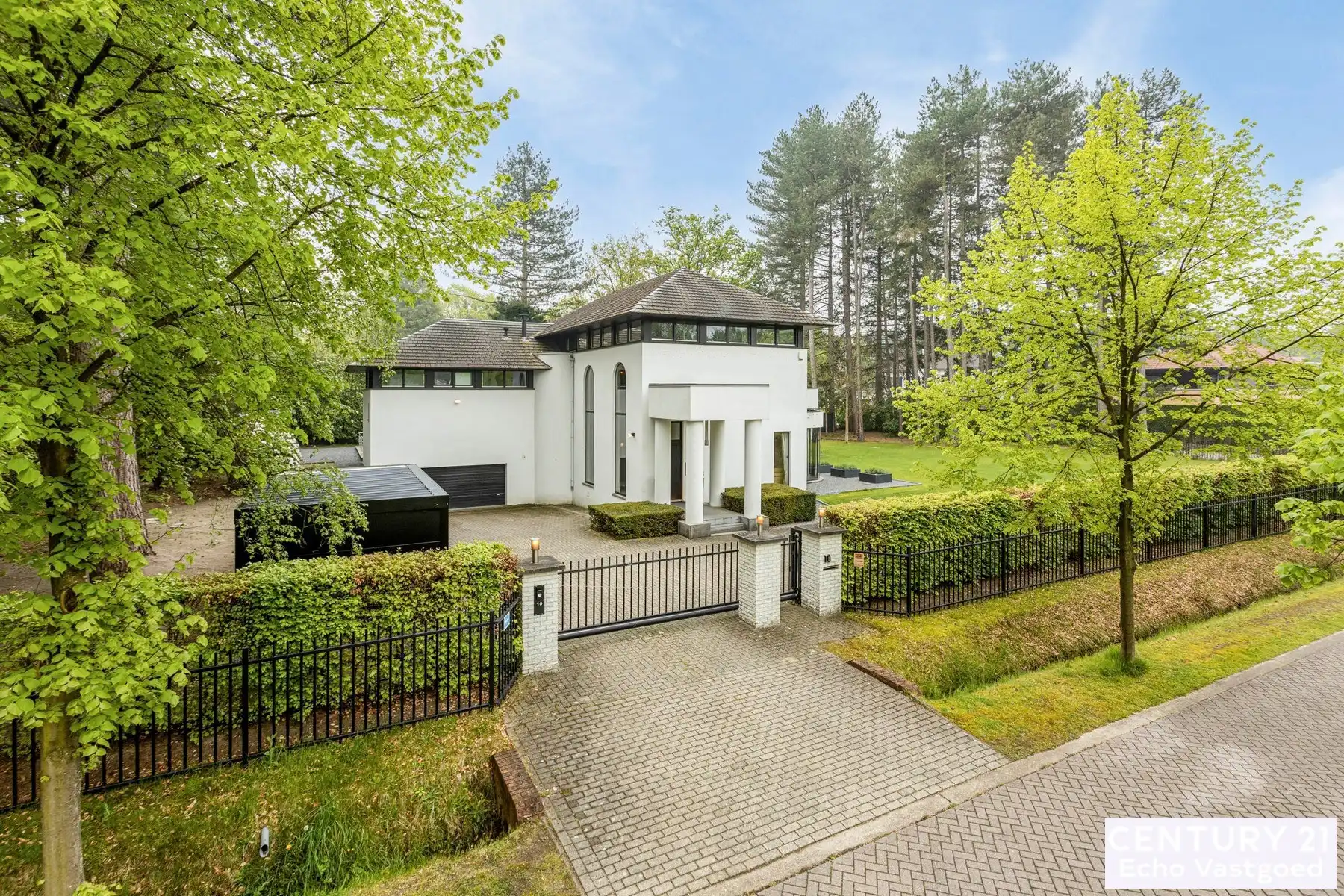 Villa met binnenzwembad en COMPLETE wellness op ca 2590m² foto 2
