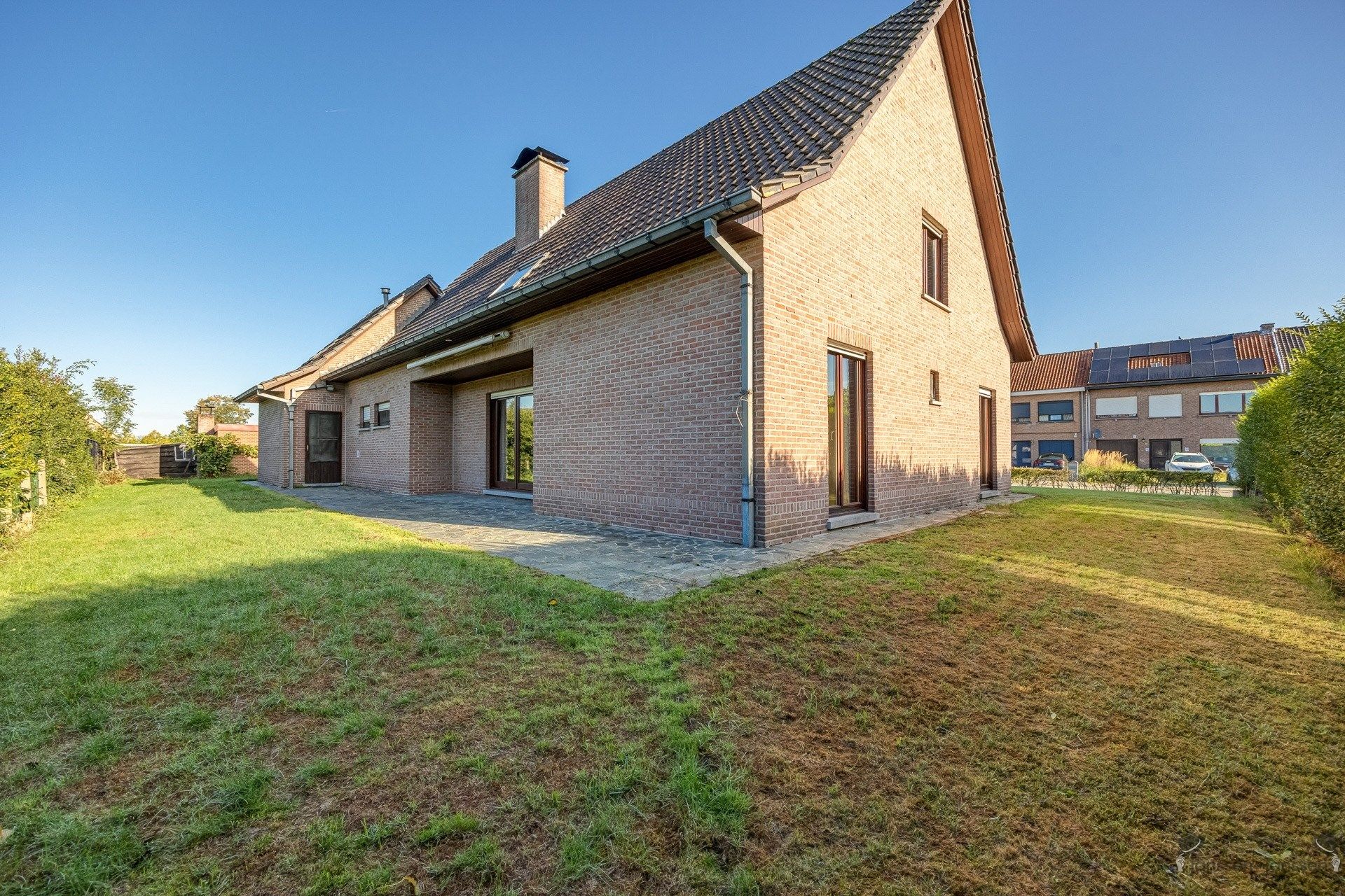 Rustig gelegen villa met uitgestrekte tuin foto 18