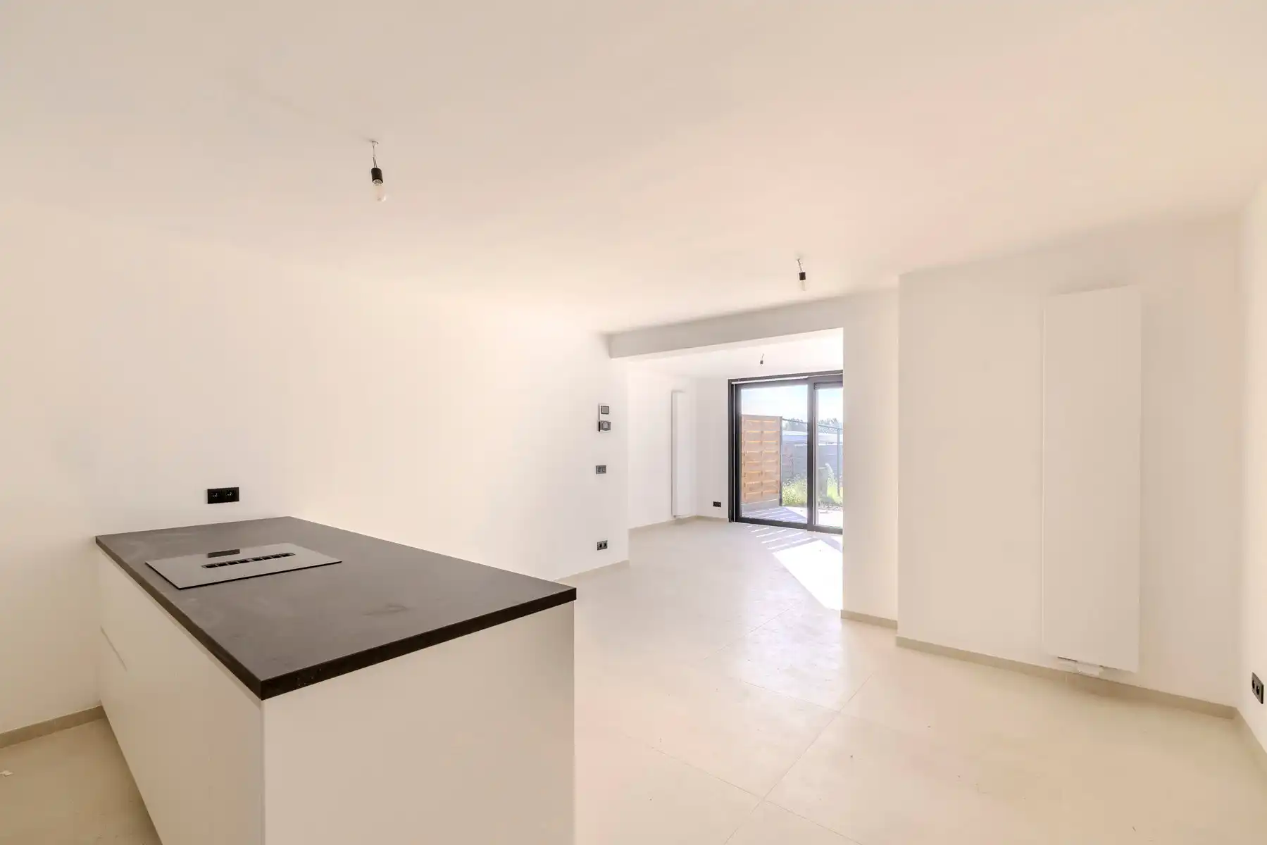 Gerenoveerde woning met 3 slpks, tuin en garage foto 6