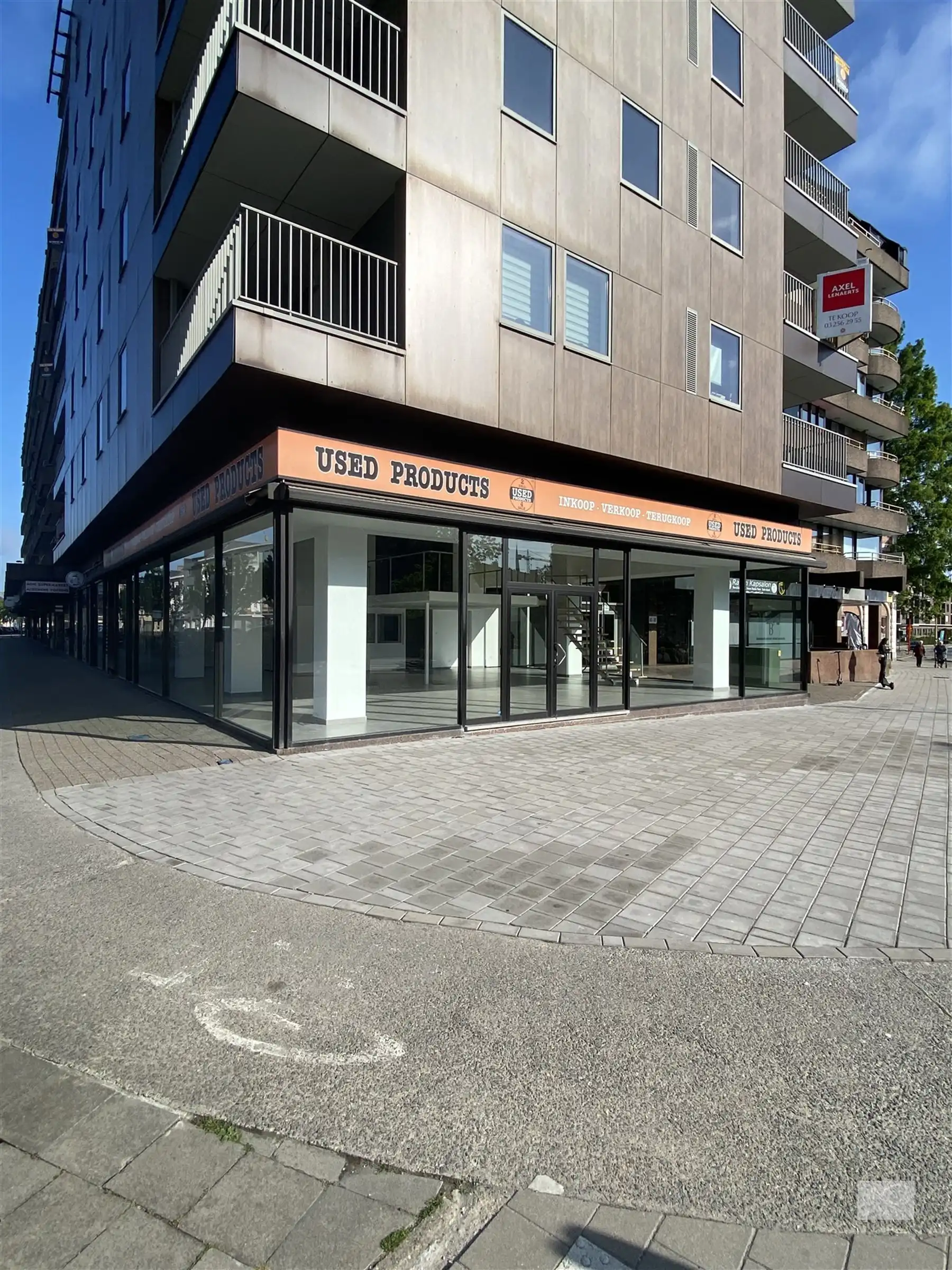 Commercieel handelspand in hartje Sint-Niklaas foto {{pictureIndex}}
