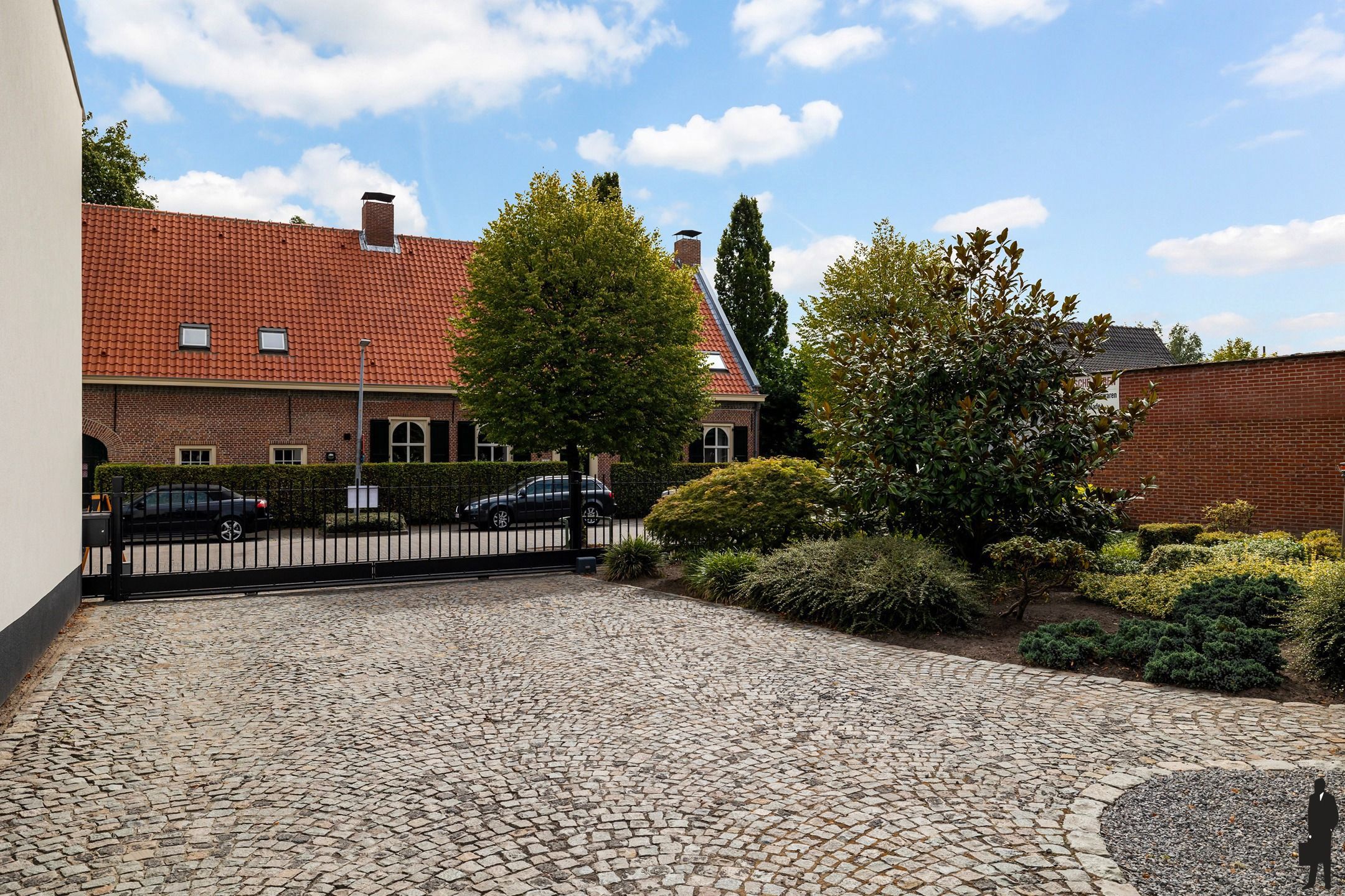 Villa met binnenzwembad, royale tuin en perfecte ligging foto 3