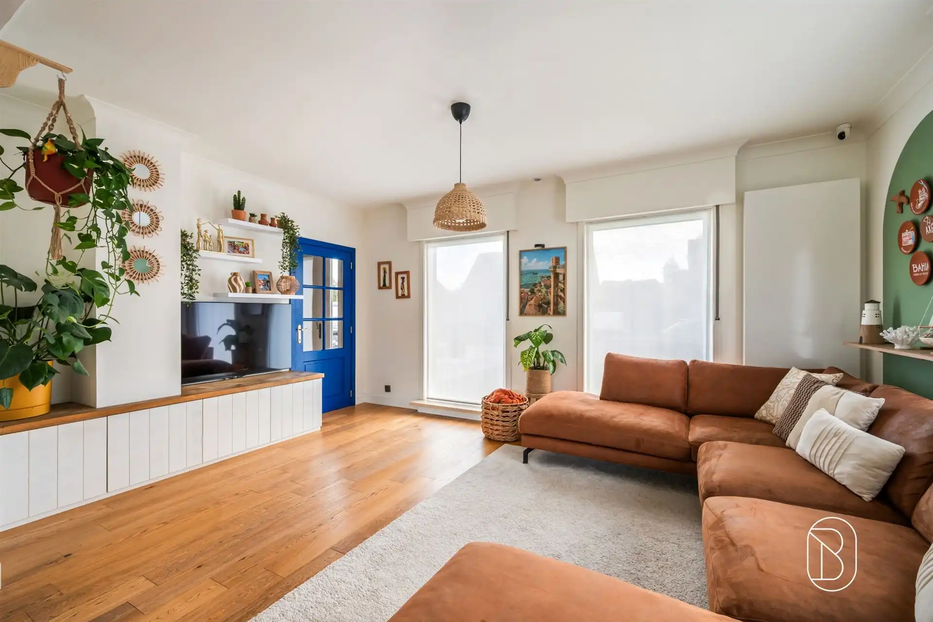 Ruime alleenstaande woning met 3 SLK, garage en mooie tuin foto 6
