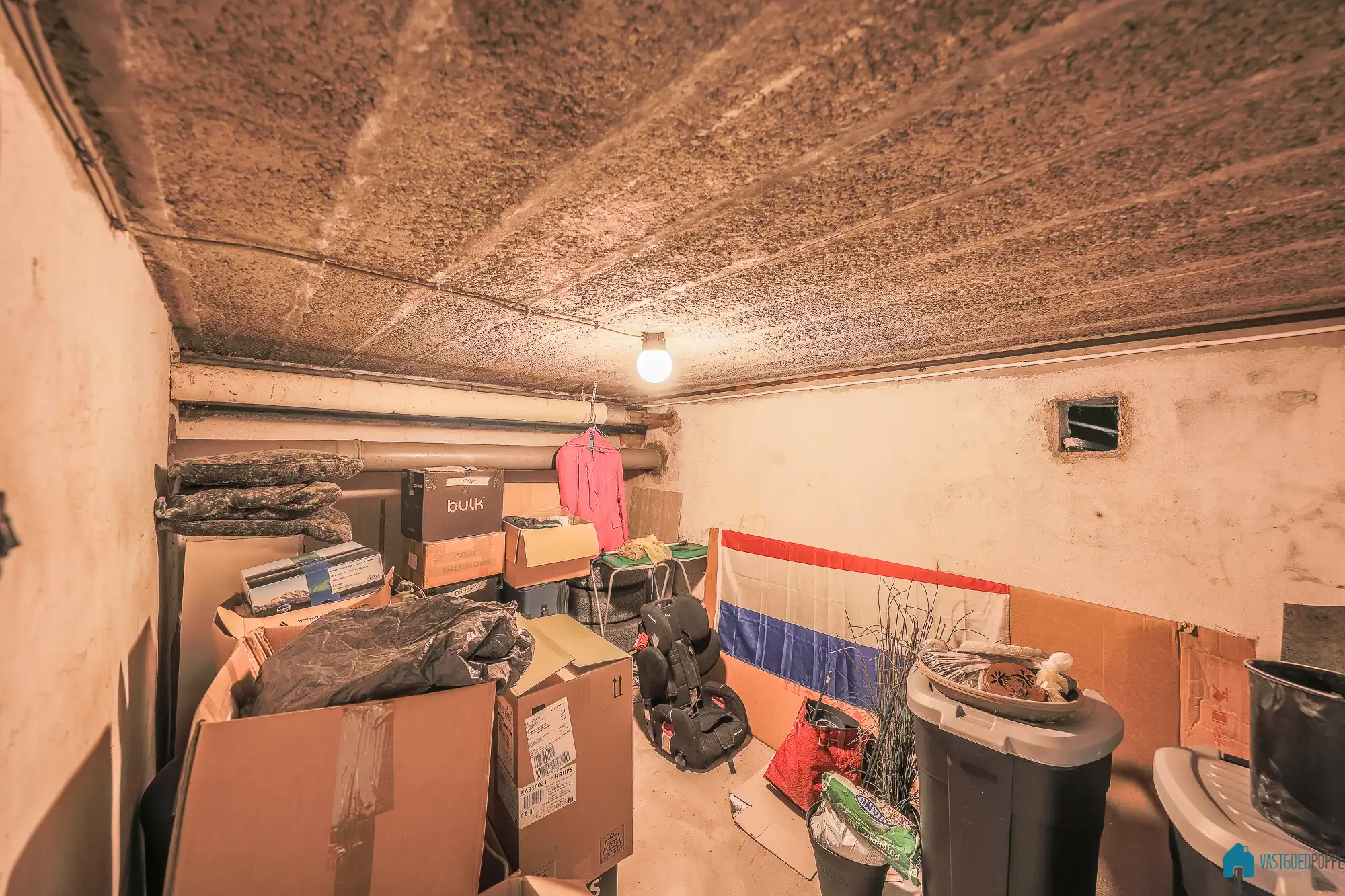 Gerenoveerd appartement met terras foto 15