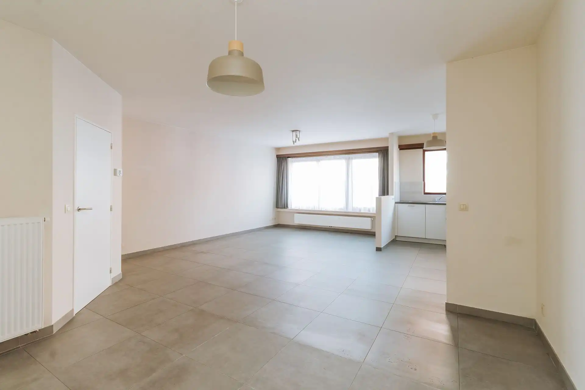 Twee slaapkamer appartement met terras en autostaanplaats foto 2