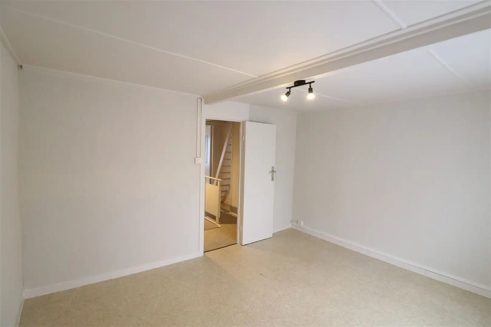 Opgefriste woning met 2 slaapkamers foto 17