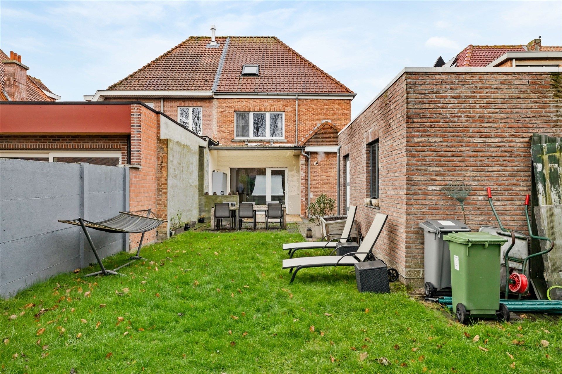 Solide gezinswoning met 2 slaapkamers, uitgestrekte tuin en garage foto 20