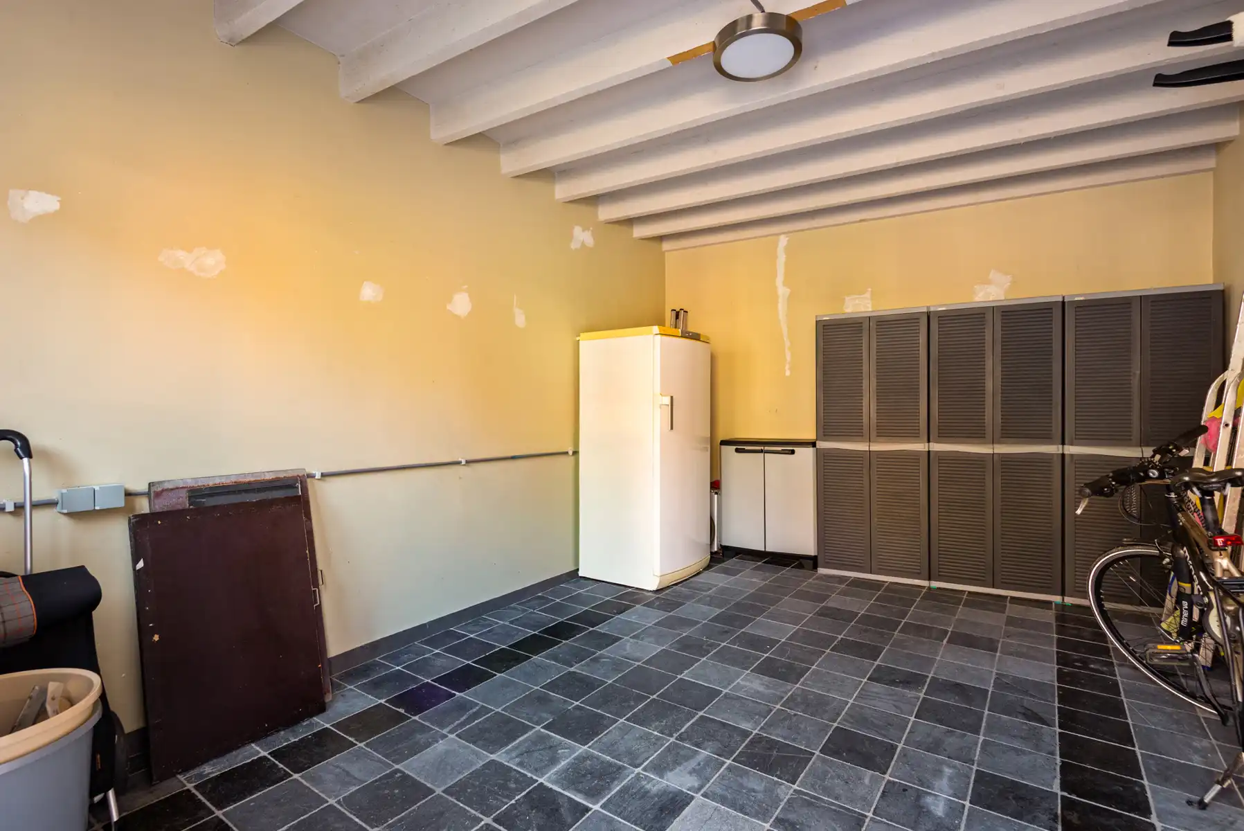 Instapklaar rijhuis met 2 slpk, terras en potentieel in Rumst foto 5