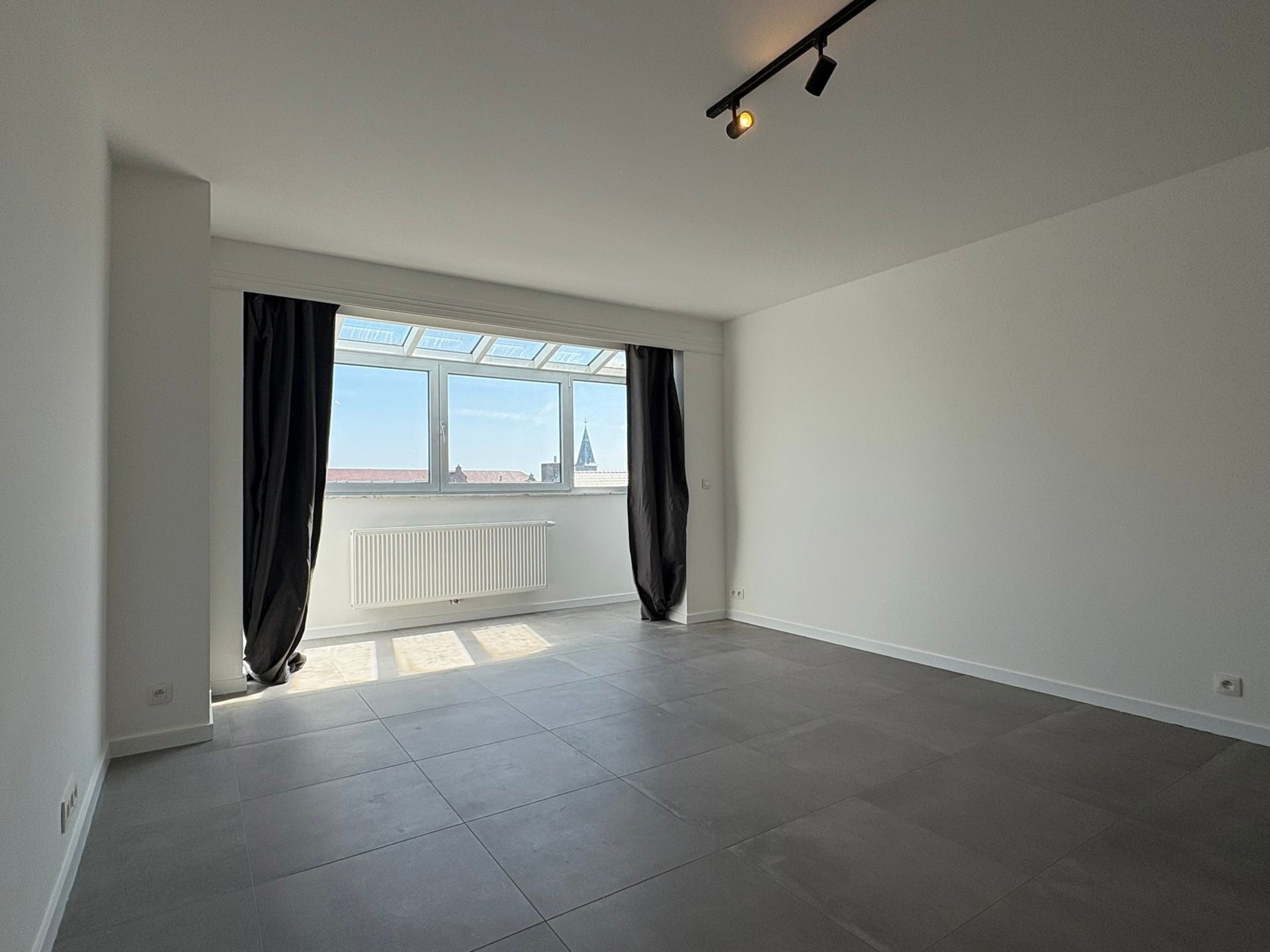 Volledig vernieuwd appartement met autostaanplaats in hartje Deinze foto 5