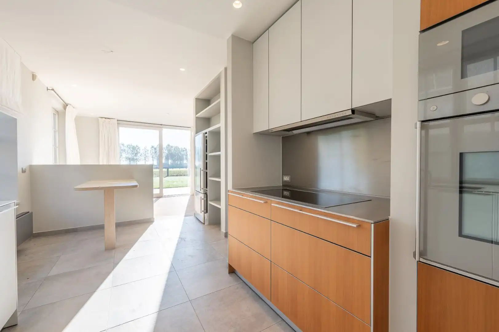 Exclusieve alleenstaande villa met panoramisch zicht over de Polders foto 8