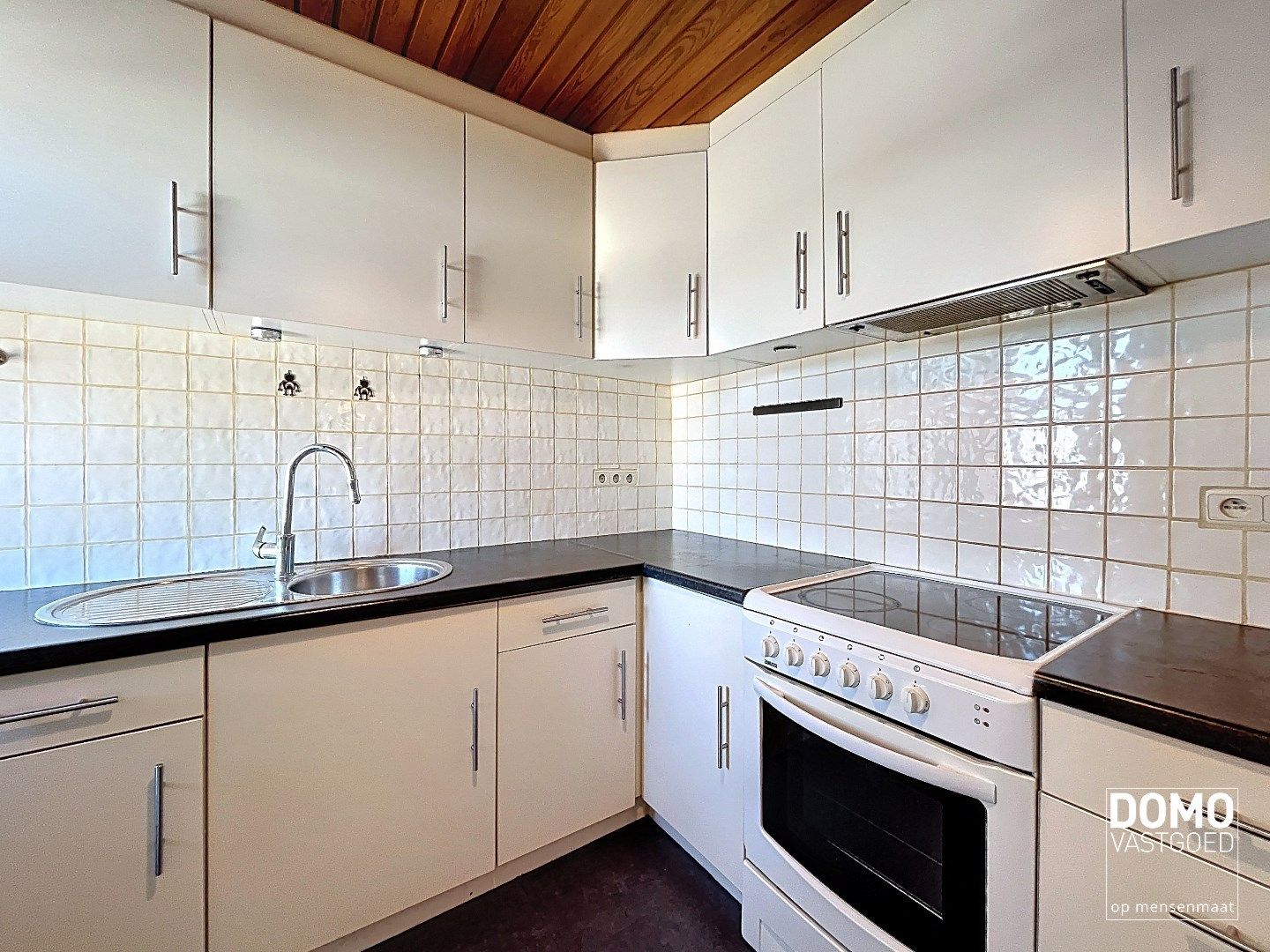 APPARTEMENT MET TERRAS IN HET CENTRUM VAN KERMT foto 4