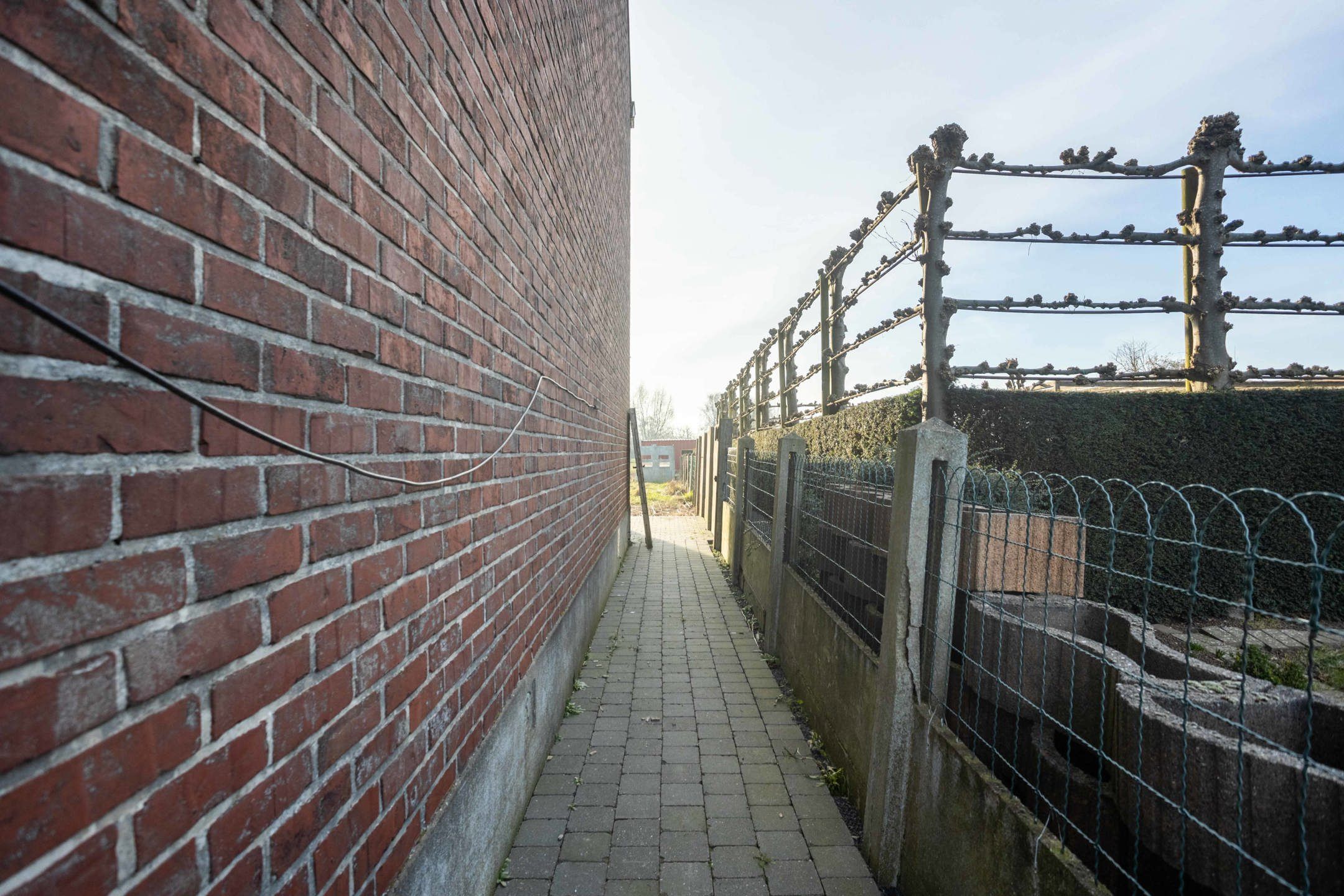 Te renoveren halfopen bebouwing met veel potentieel foto 19