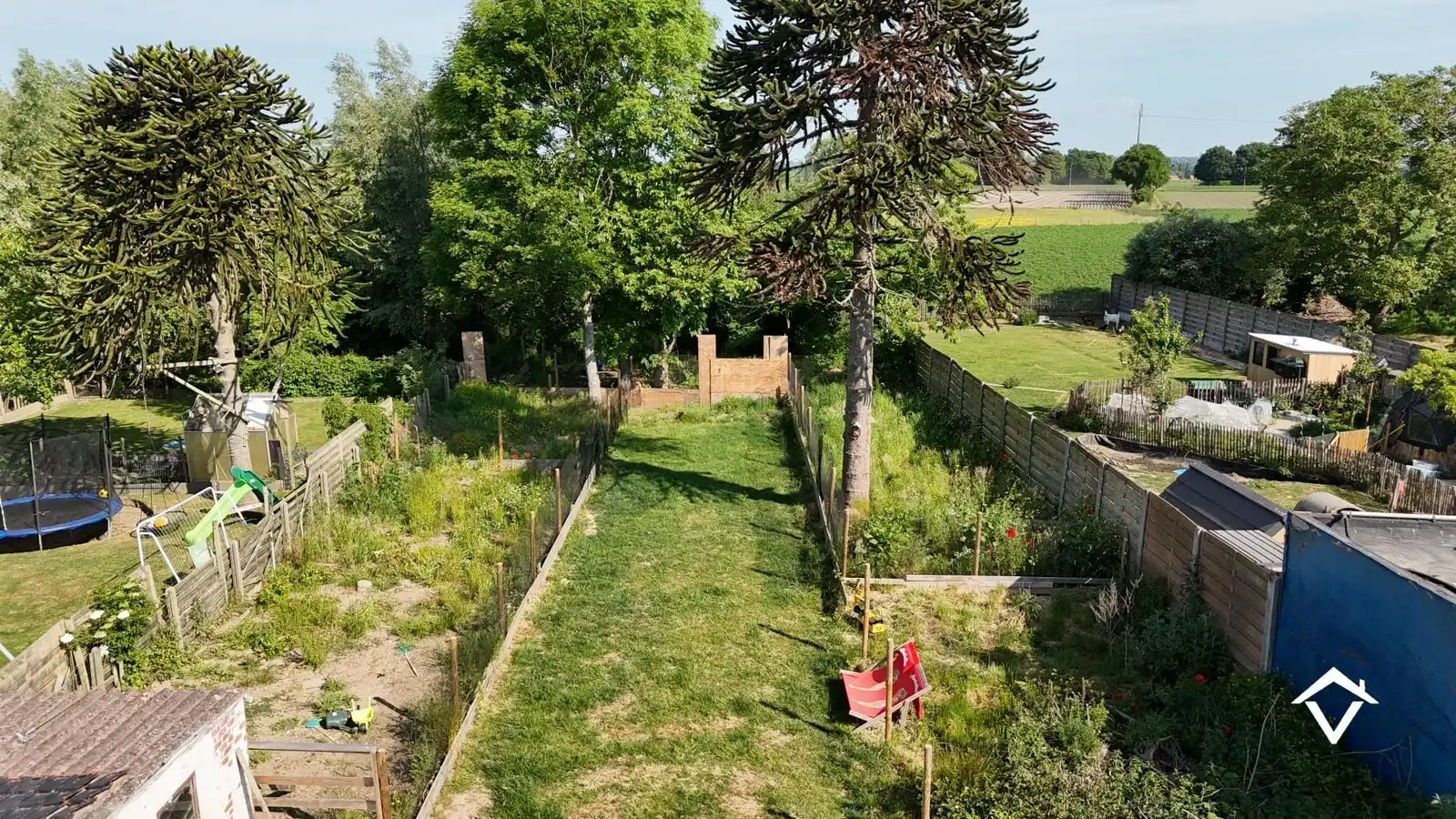 Ruim perceel van 1126 m²  - tal van mogelijkheden! foto 9
