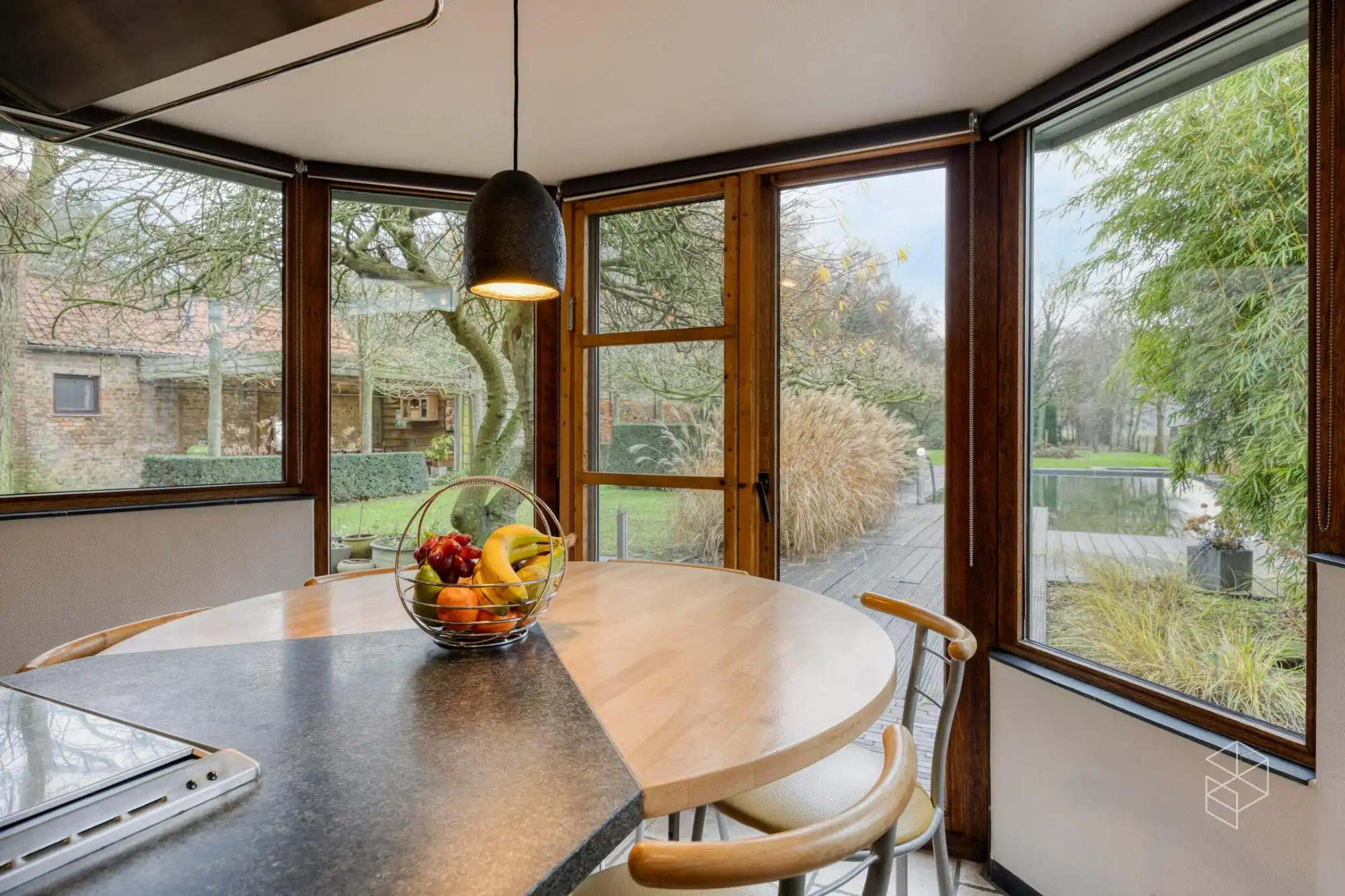 Karaktervolle villa met polyvalent bijgebouw, zwemvijver & aangelegde tuin met uitweg op 4.012m² foto 26