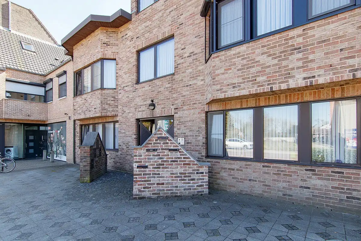 Verzorgd appartement met 2 slaapkamers,  groot terras en lift foto 3