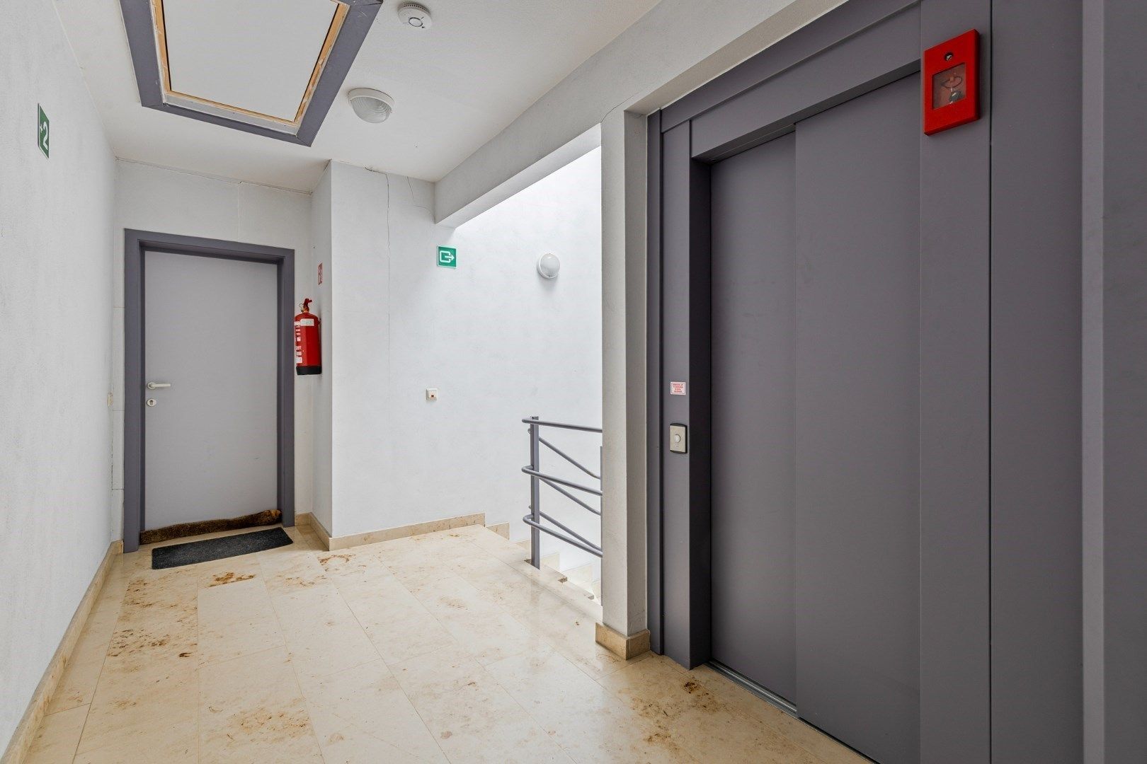 Mooi 2-slaapkamerappartement met garage in het centrum van Deerlijk! foto 21