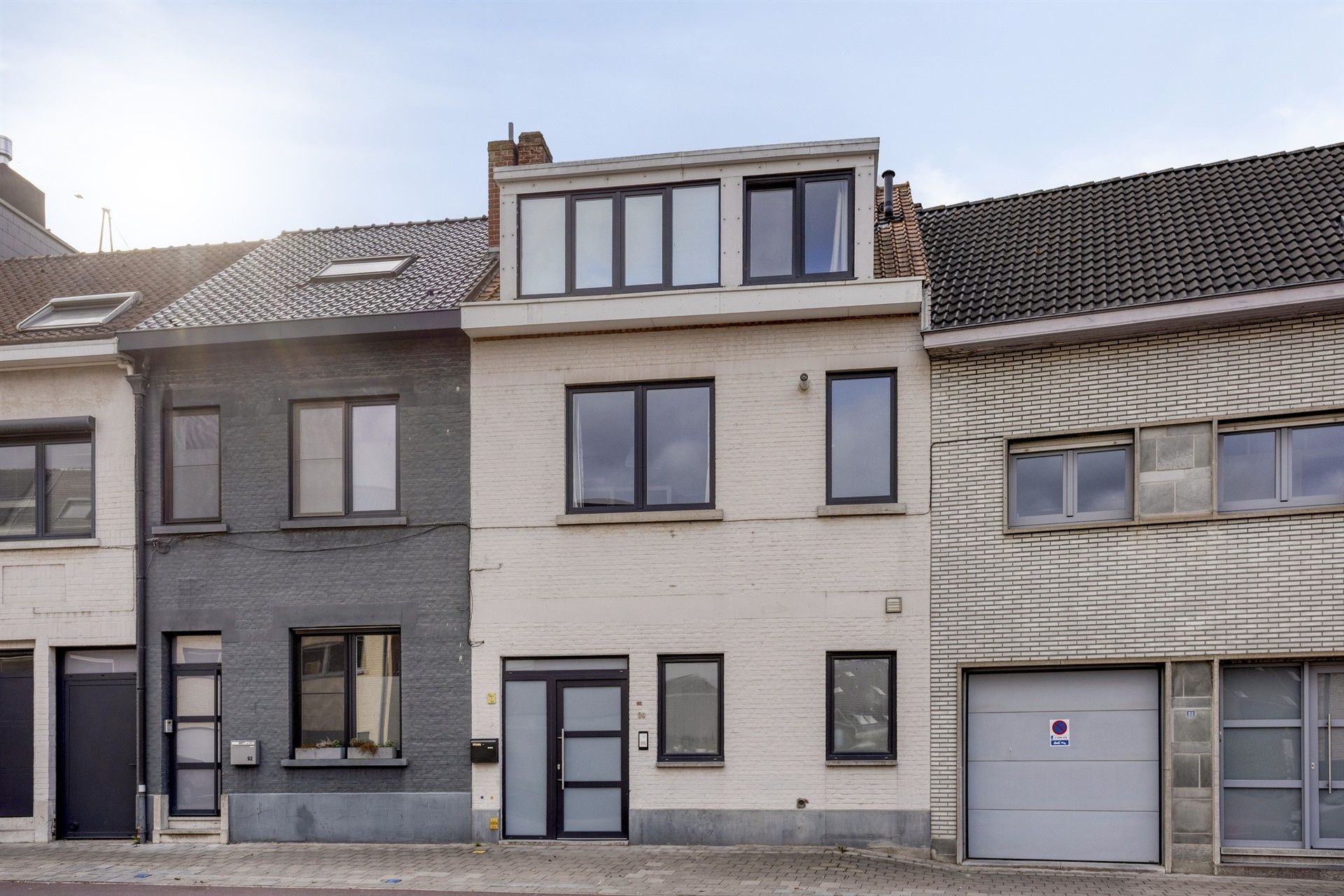 Woning met overvloed aan ruimte en potentieel foto {{pictureIndex}}