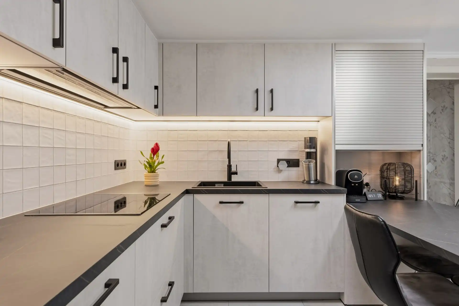 Energiezuinige woning met 3 slaapkamers, aparte garage en fraai aangelegde tuin op rustige ligging te Berlare foto 5