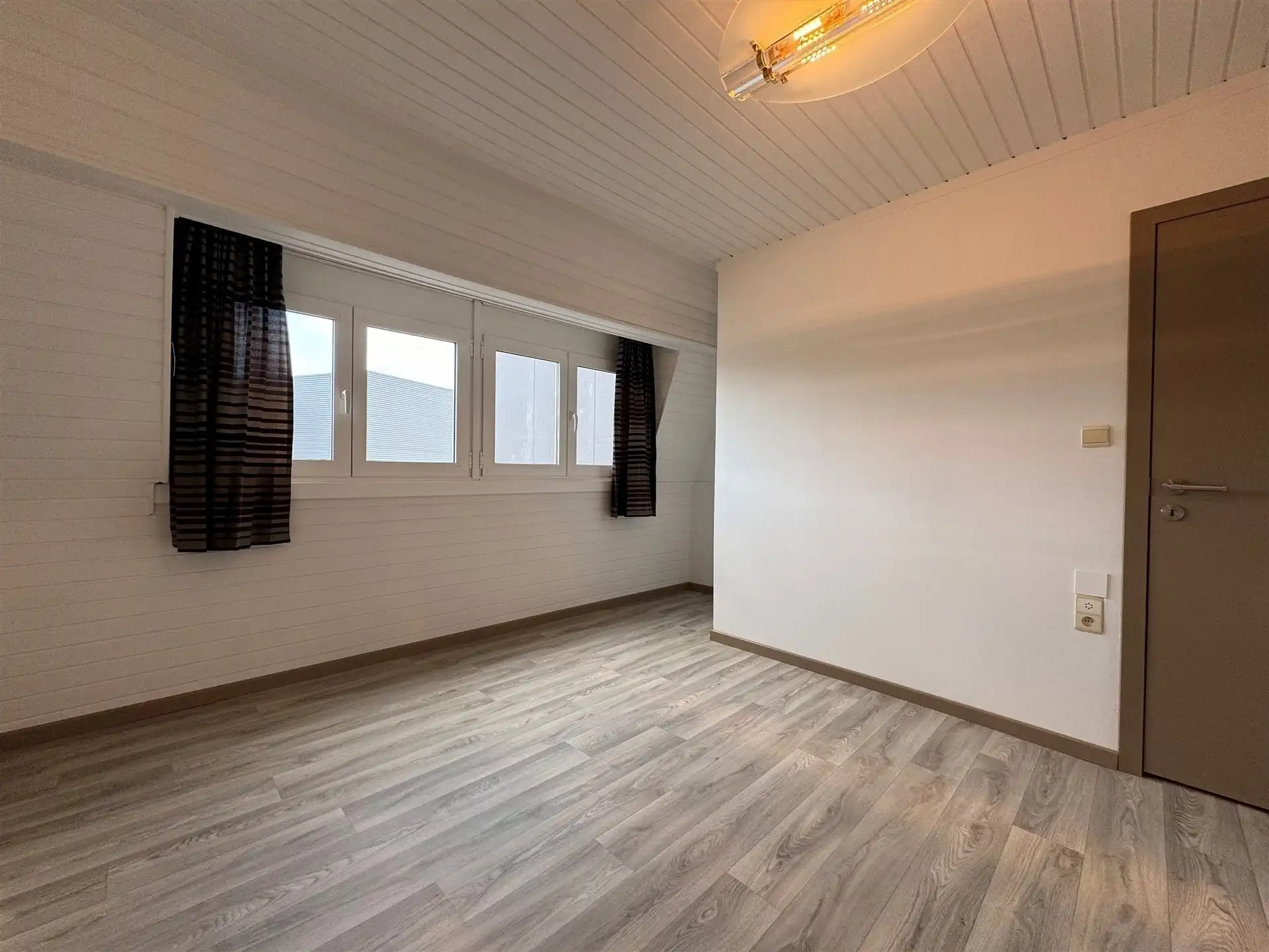 Knusse rijwoning op centrale ligging. foto 20
