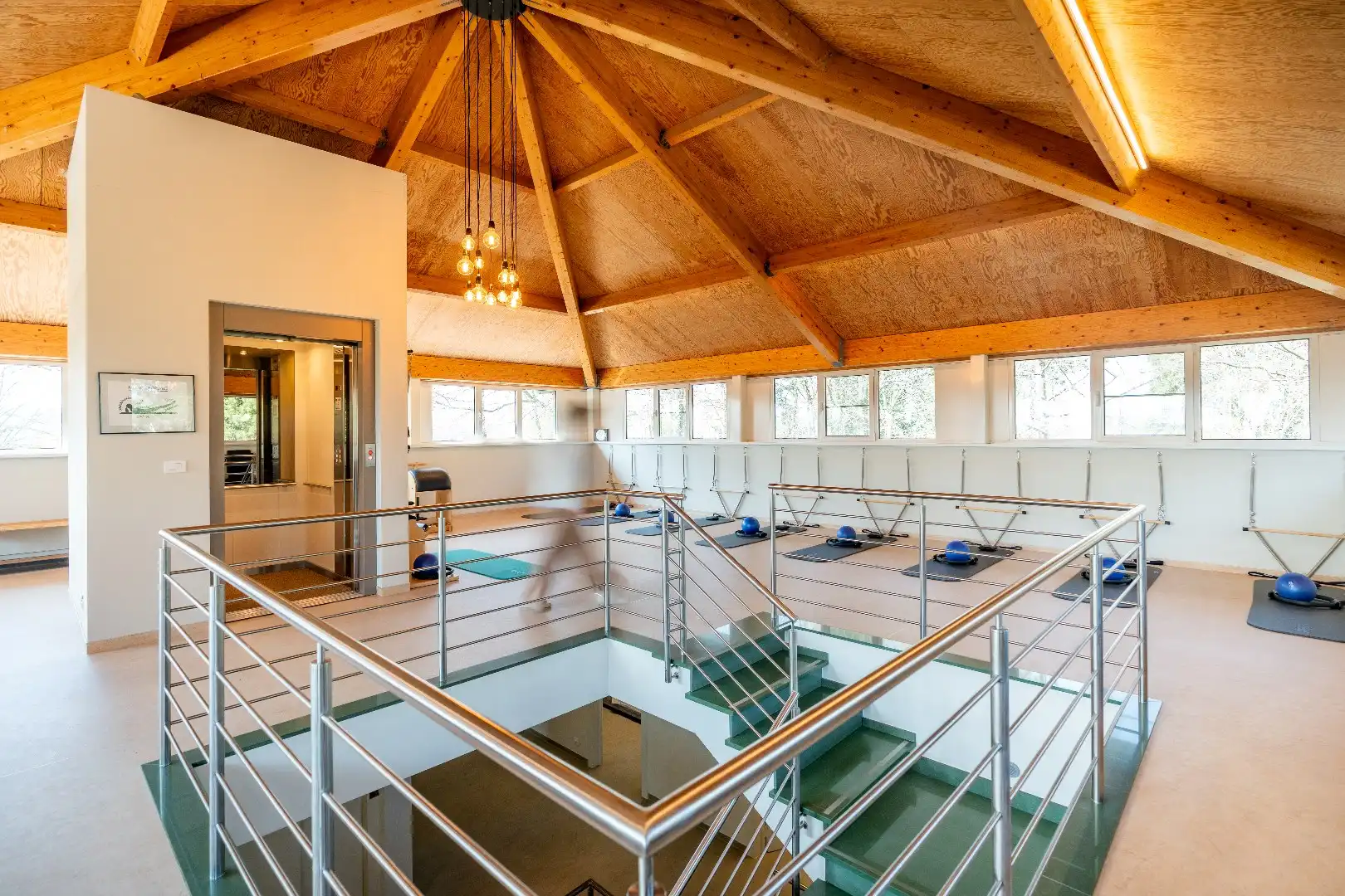 Riante villa met binnenzwembad op een uitzonderlijk domein van 6.426 m² foto 21