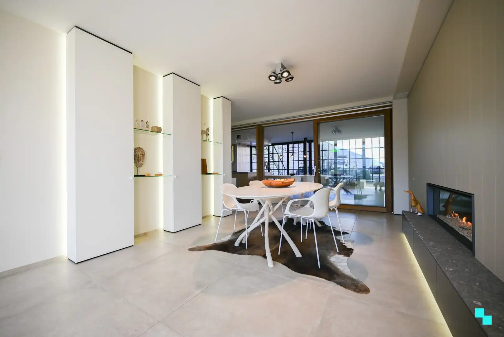 Piekfijn afgewerkte handelsruimte te Kachtem foto {{pictureIndex}}