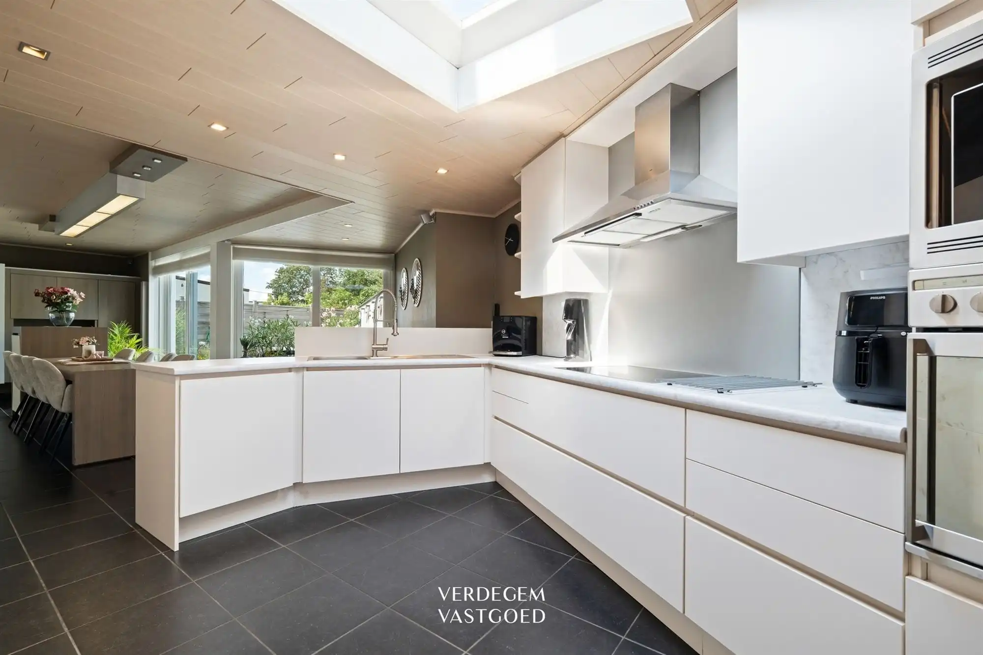 Handelspand met volwaardige woonst op toplocatie in Evergem foto 13
