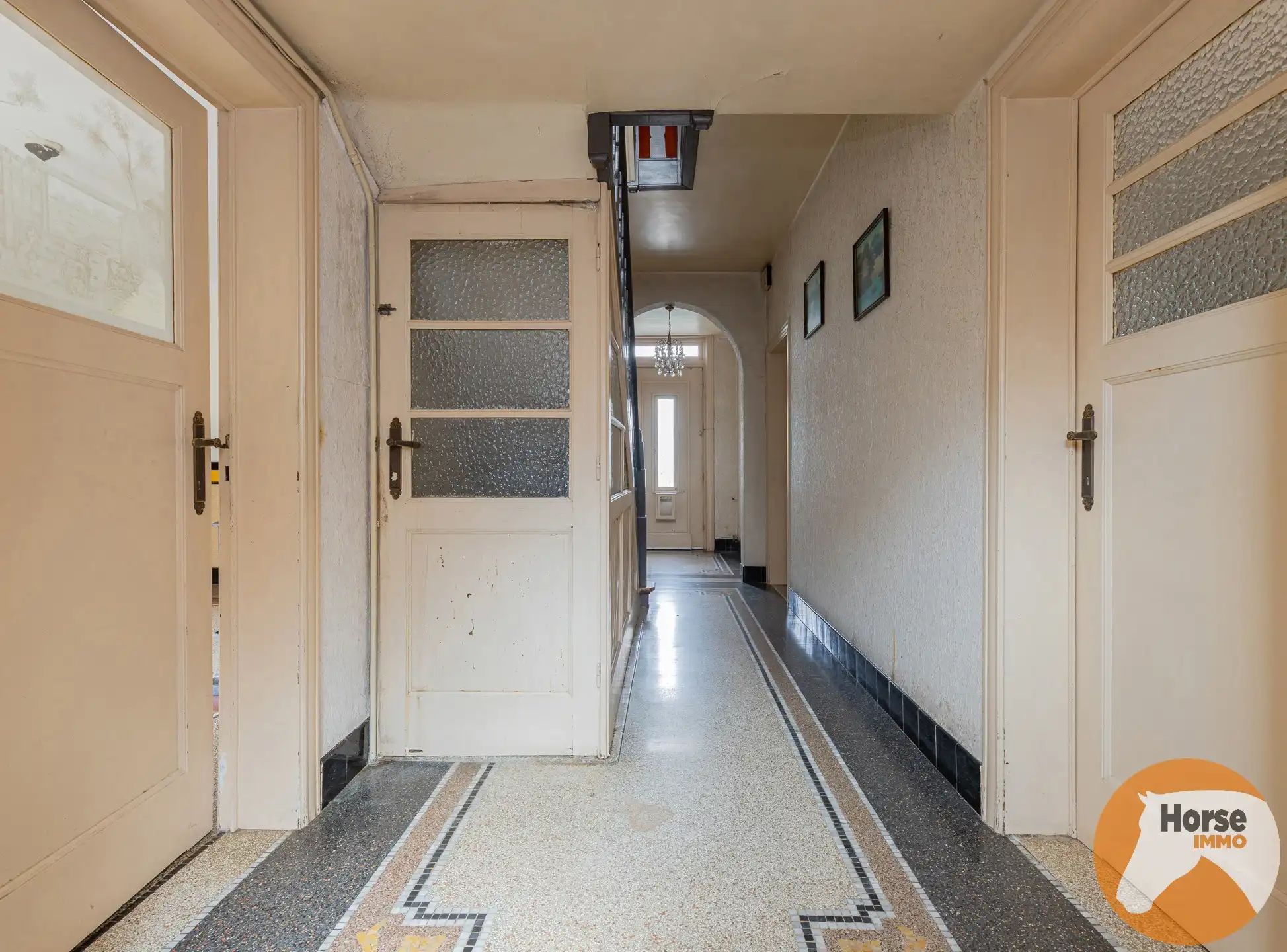 BURST - Te renoveren woning met tal van mogelijkheden foto 10