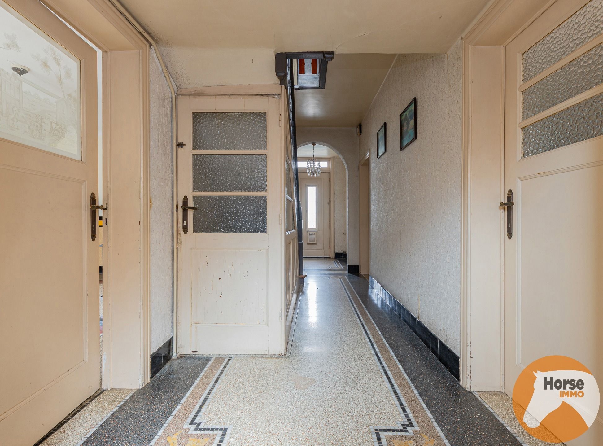 BURST - Te renoveren woning met tal van mogelijkheden foto 10