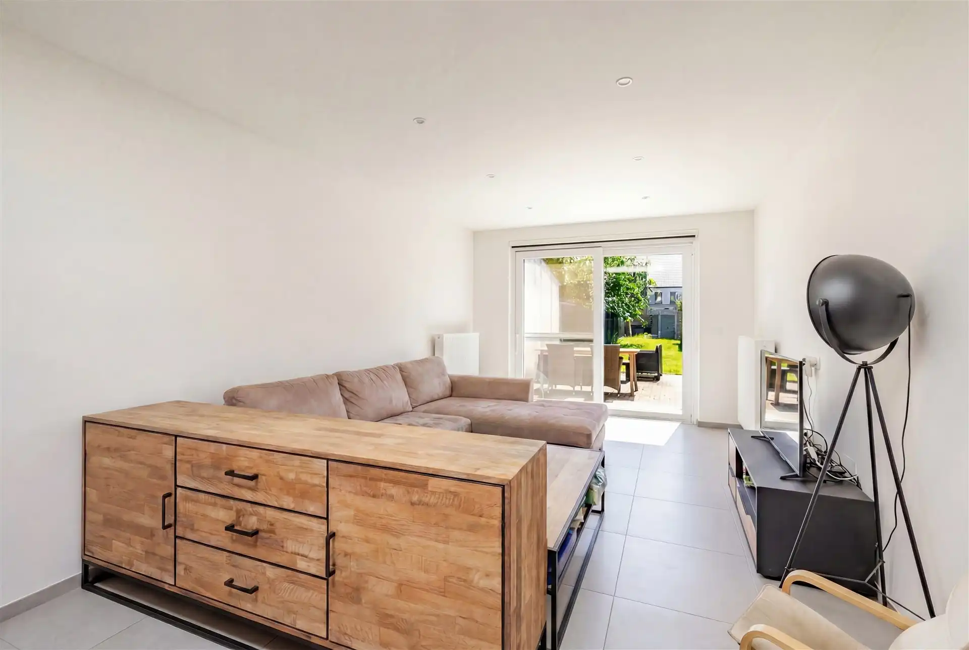 Prachtig gerenoveerde woning met 3 slks en tuin foto 7