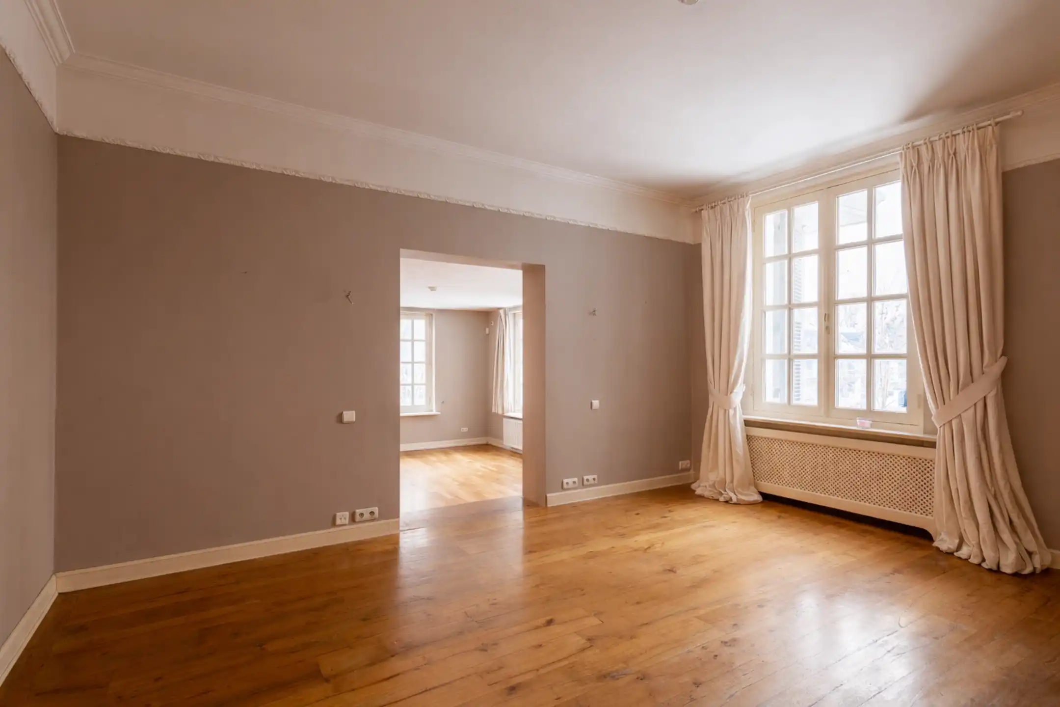 Villa met binnenzwembad en conciërgerie op riant perceel foto 13