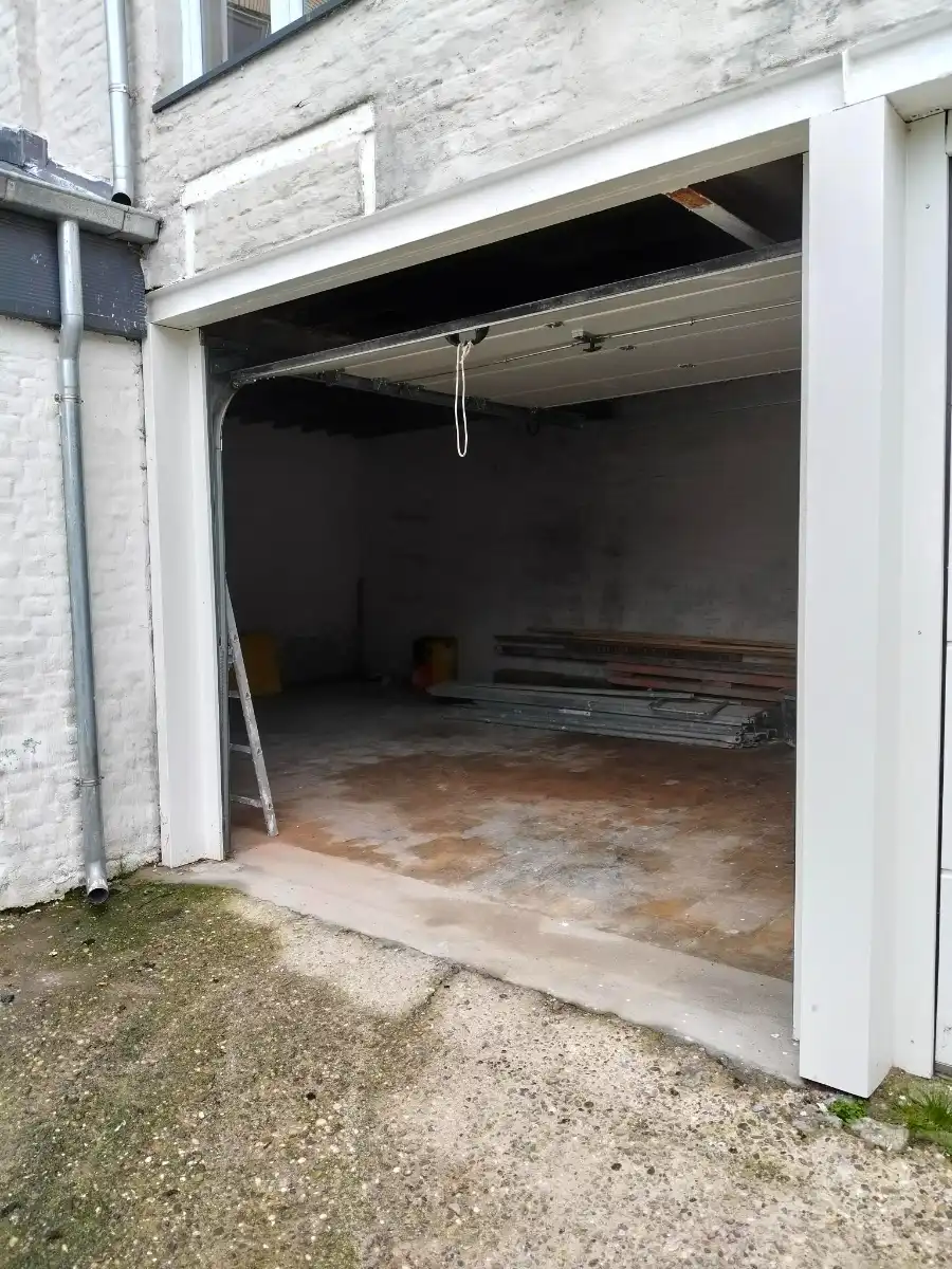 Garage groot (40,5m²) + bovenliggend magazijn of atelier (40,5m²) foto 6