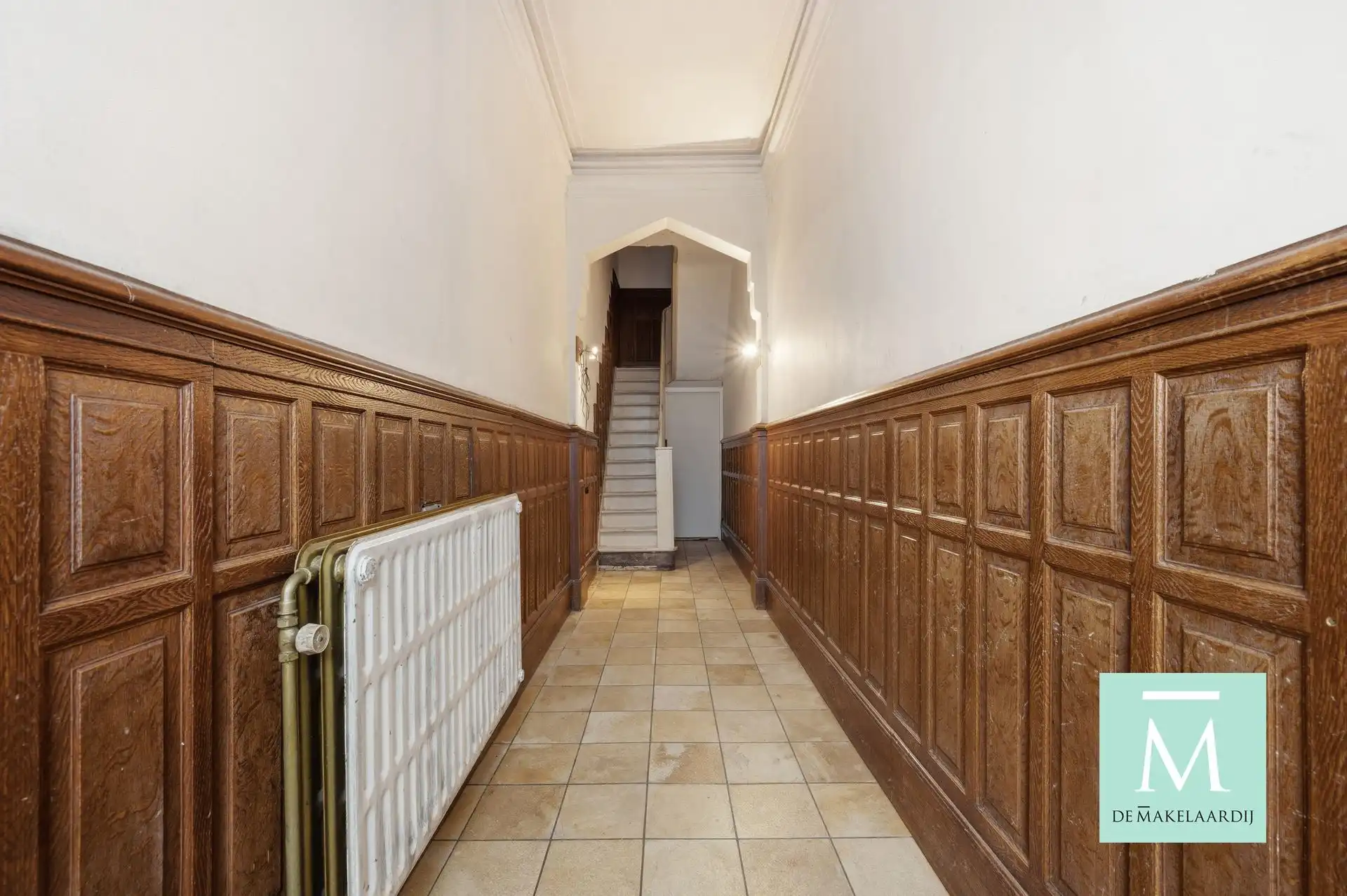 Op te frissen 2/3 slaapkamerappartement op strategische ligging! foto 2