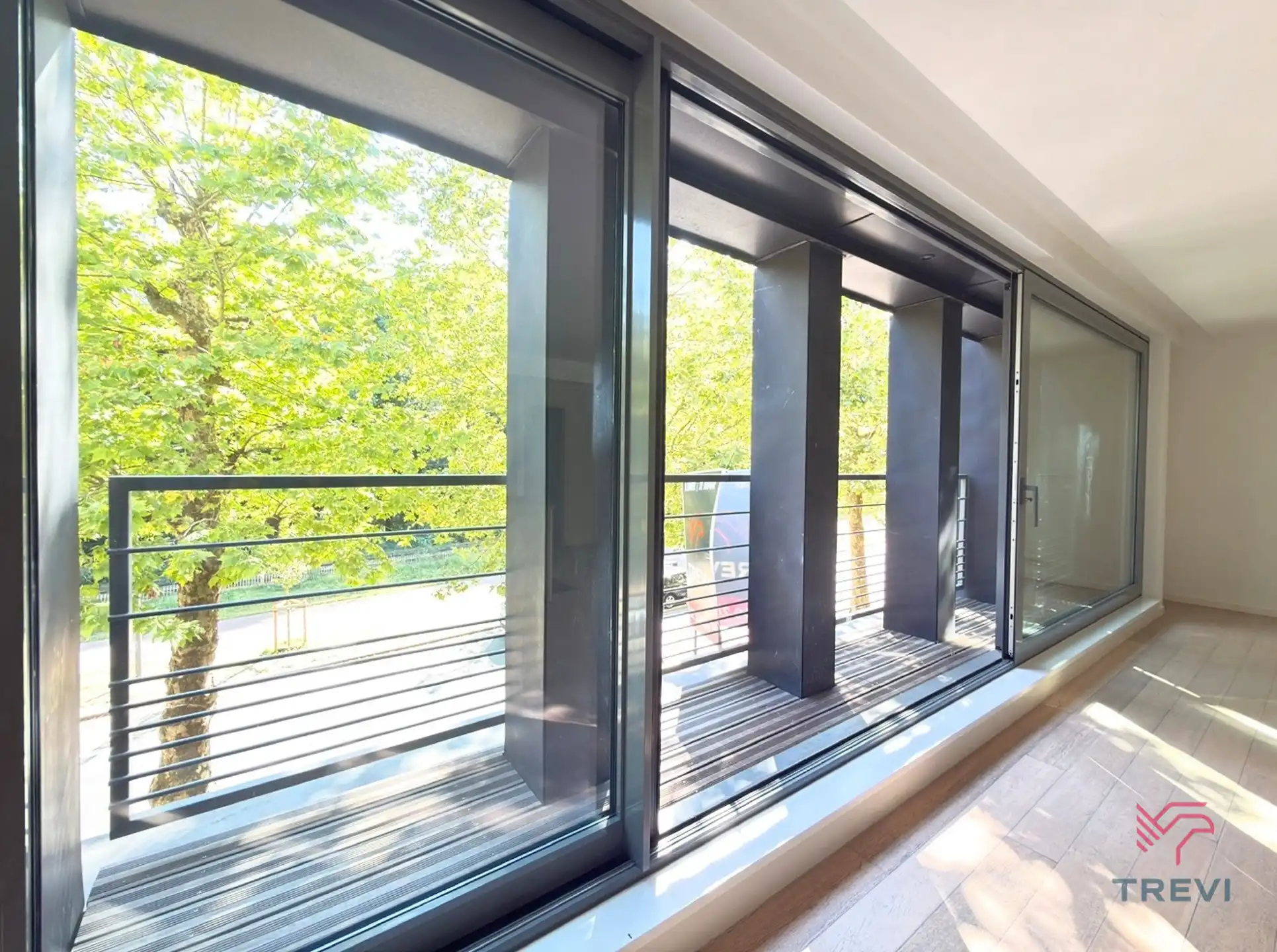 Mooi appartement met twee slk in een klein flatgebouw foto 12