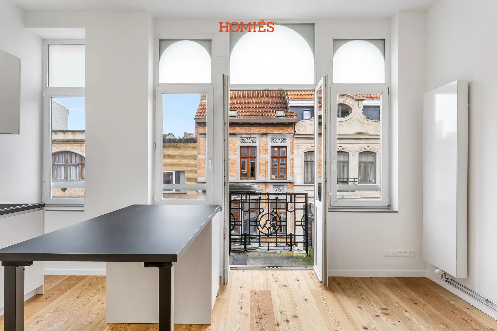 Gerenoveerd appartement met terras/balkon in historisch pand foto 5