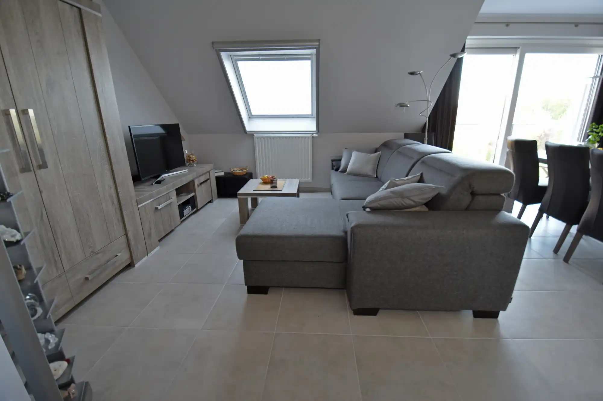 BEZOEKMOMENT WOENSDAG 15/04 VAN 16U30 TOT 18U | RECENT 2 SLPK APPARTEMENT MET TERRAS, LIFT EN INCLUSIEF AUTOSTAANPLAATS foto 4