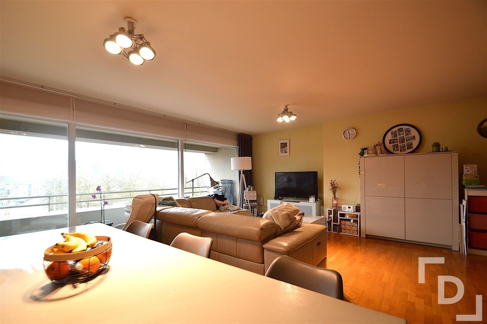 Ruim duplex-appartement te huur in centrum Poperinge foto 2
