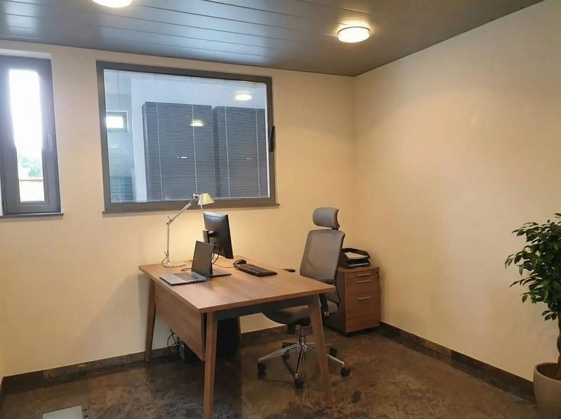 Gelijkvloers handelspand te Lummen. foto 8