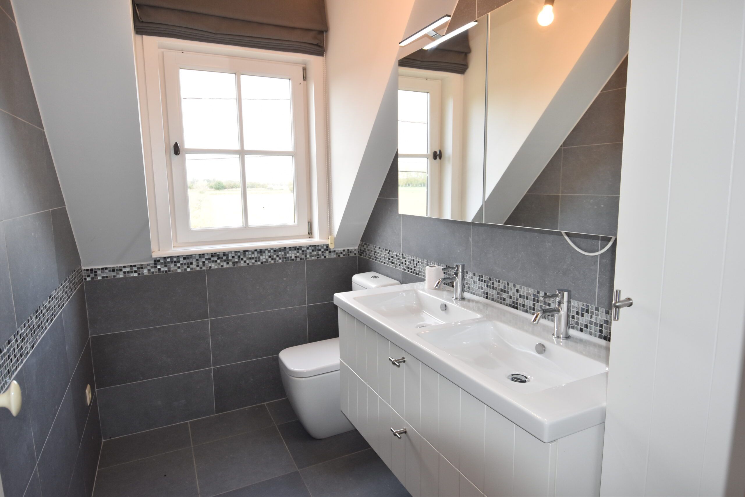 Landhuis met bijgebouw (kantoor+garage) in Moerbeke foto 14