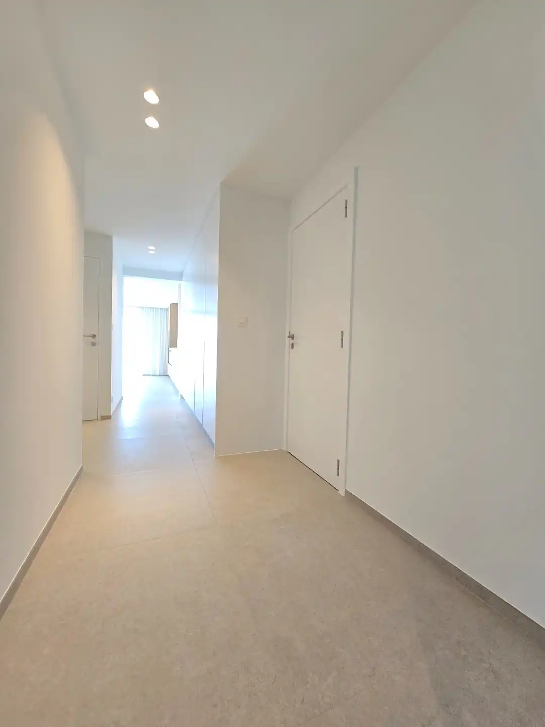 Hoekappartement met 3 slaapkamers en 2 badkamers foto 7