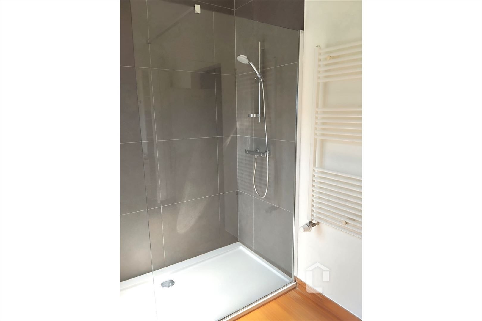 Instapklare, gerenoveerde woning tussen Wondelgem en Gent foto 7