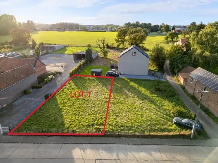 BOUWGROND VOOR OPEN OF HALFOPEN BEBOUWING IN HET LANDELIJKE ZOUTLEEUW foto {{pictureIndex}}