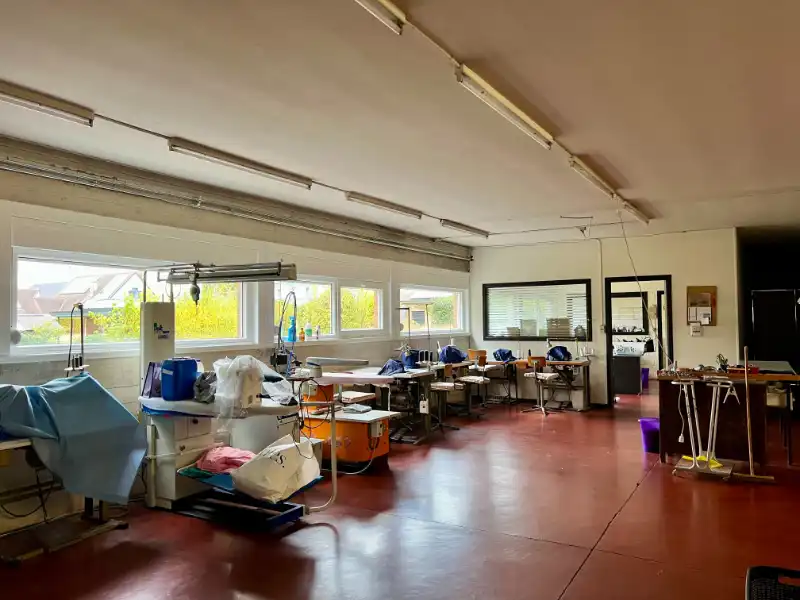 BEDRIJFSGEBOUW - OPSLAGRUIMTE 520 m² MET PARKING foto 10