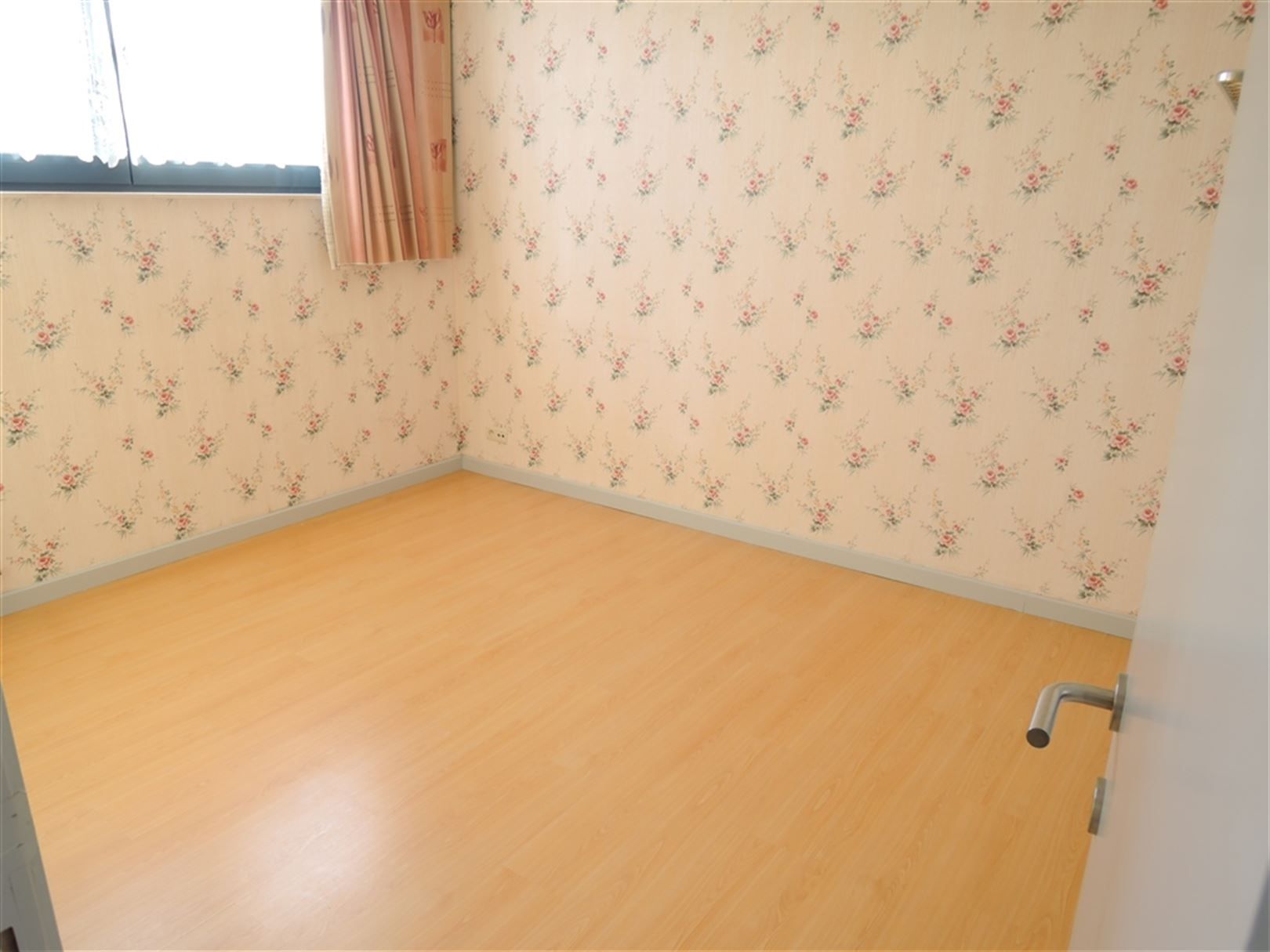 Gelijkvloers appartement met garage box foto 9