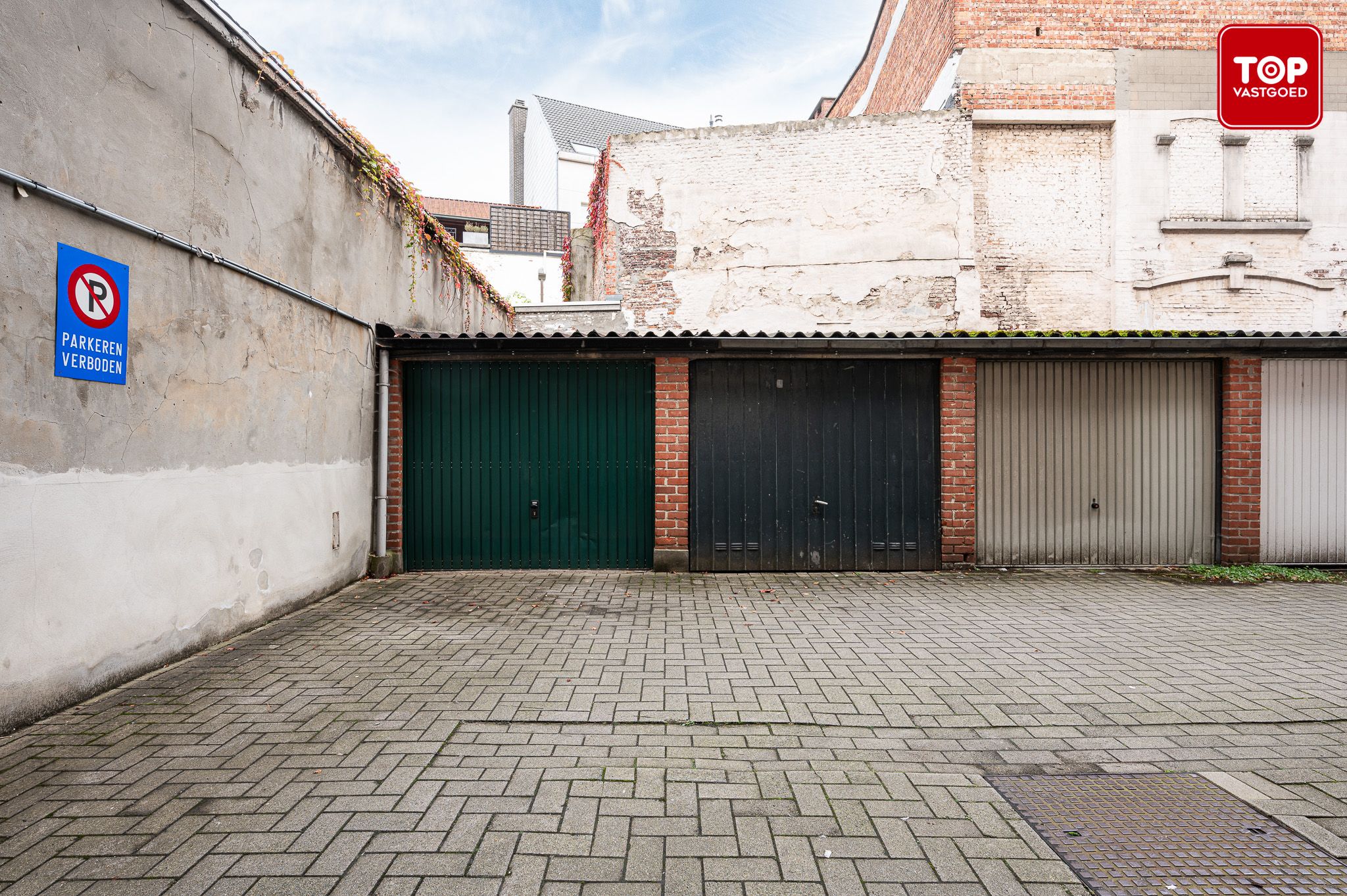 GERENOVEERD 2 SLAAPKAMER APPARTEMENT MET GARAGE EN 2 TERRASSEN foto 24