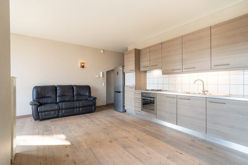 GELIJKVLOERS APPARTEMENT MET AUTOSTAANPLAATS foto 4
