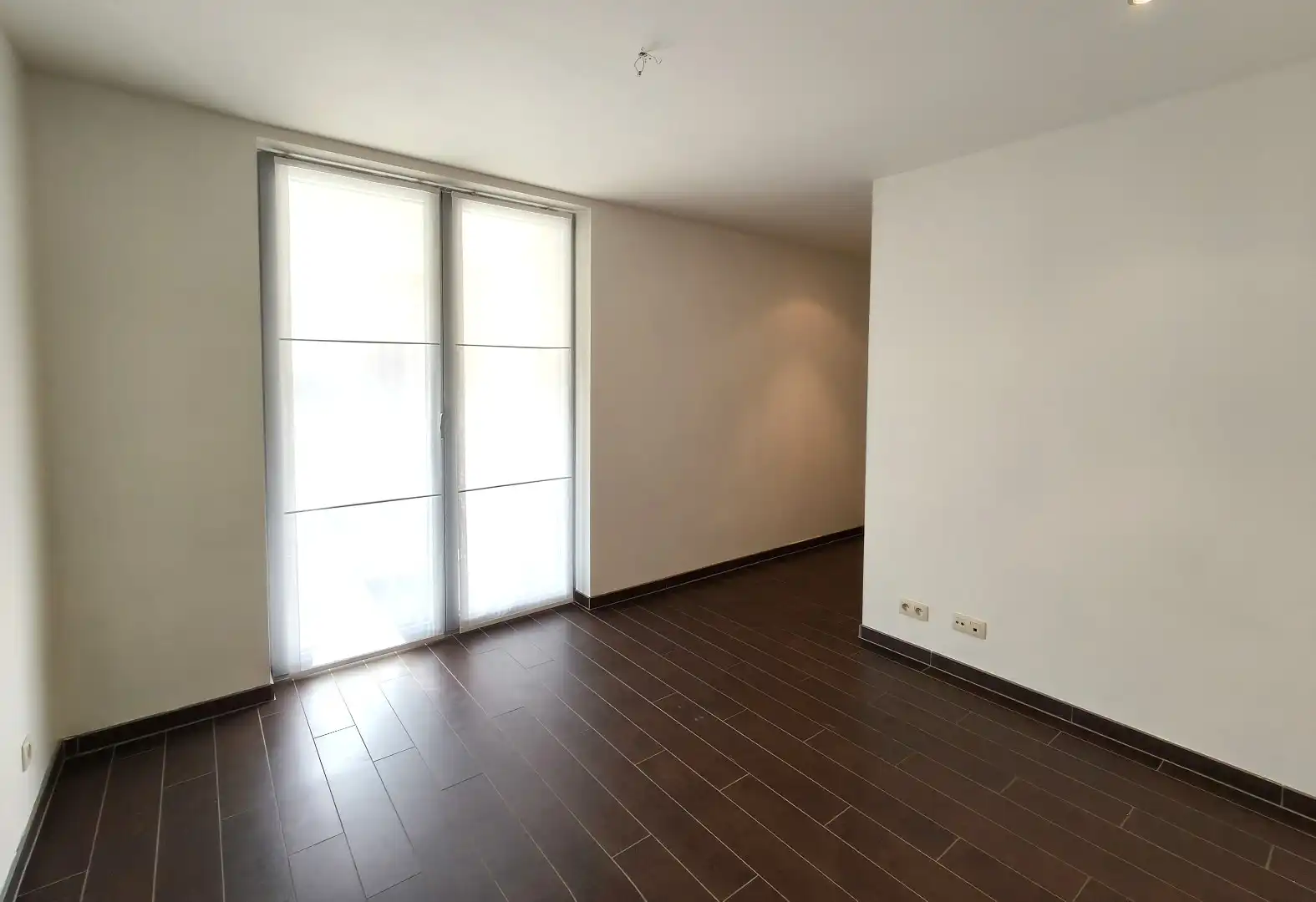 GELIJKVLOERS APPARTEMENT MET RUIM ZONNETERRAS EN GARAGE foto 9